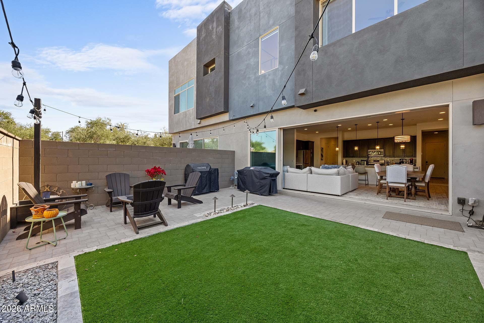 1912 W KINFIELD Trail