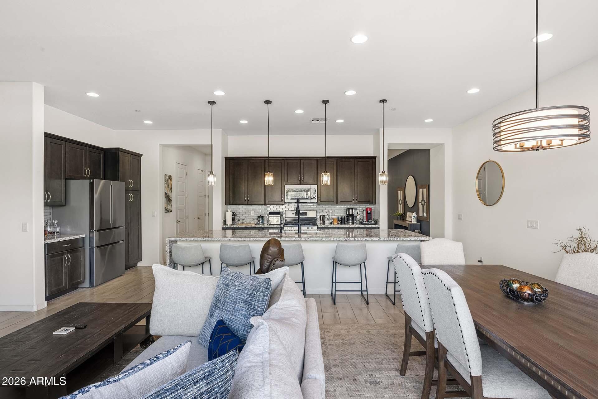 1912 W KINFIELD Trail