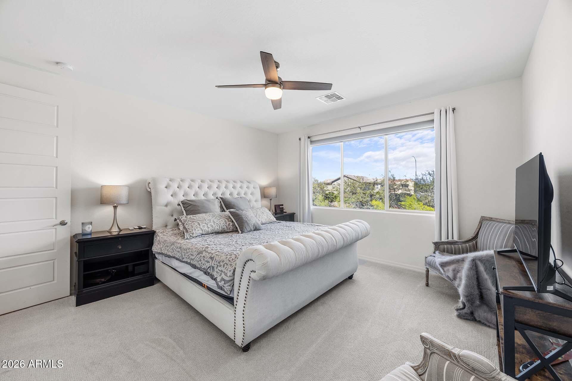 1912 W KINFIELD Trail