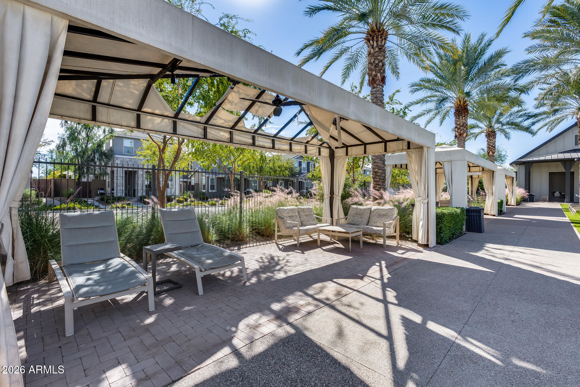 1912 W KINFIELD Trail