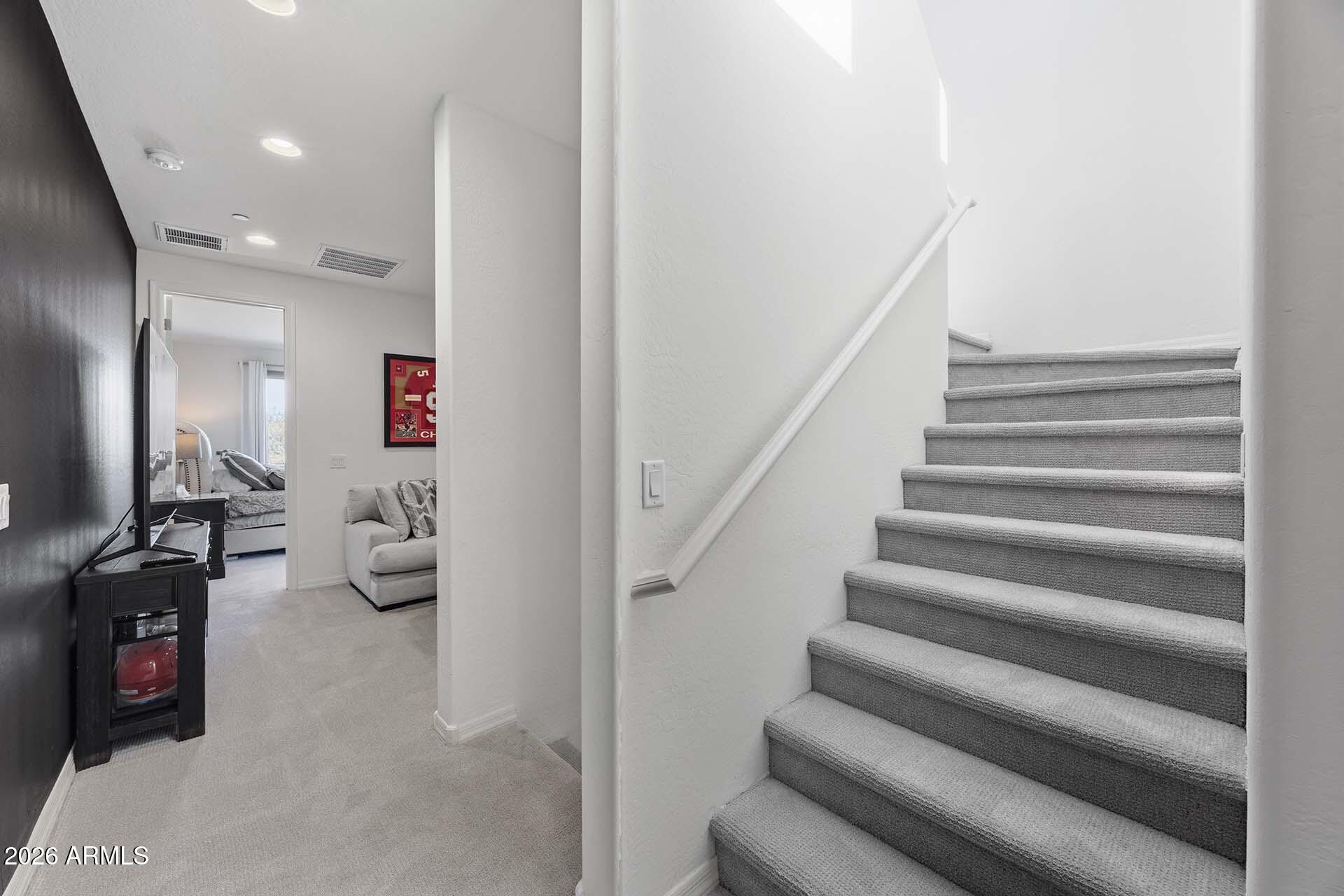 1912 W KINFIELD Trail