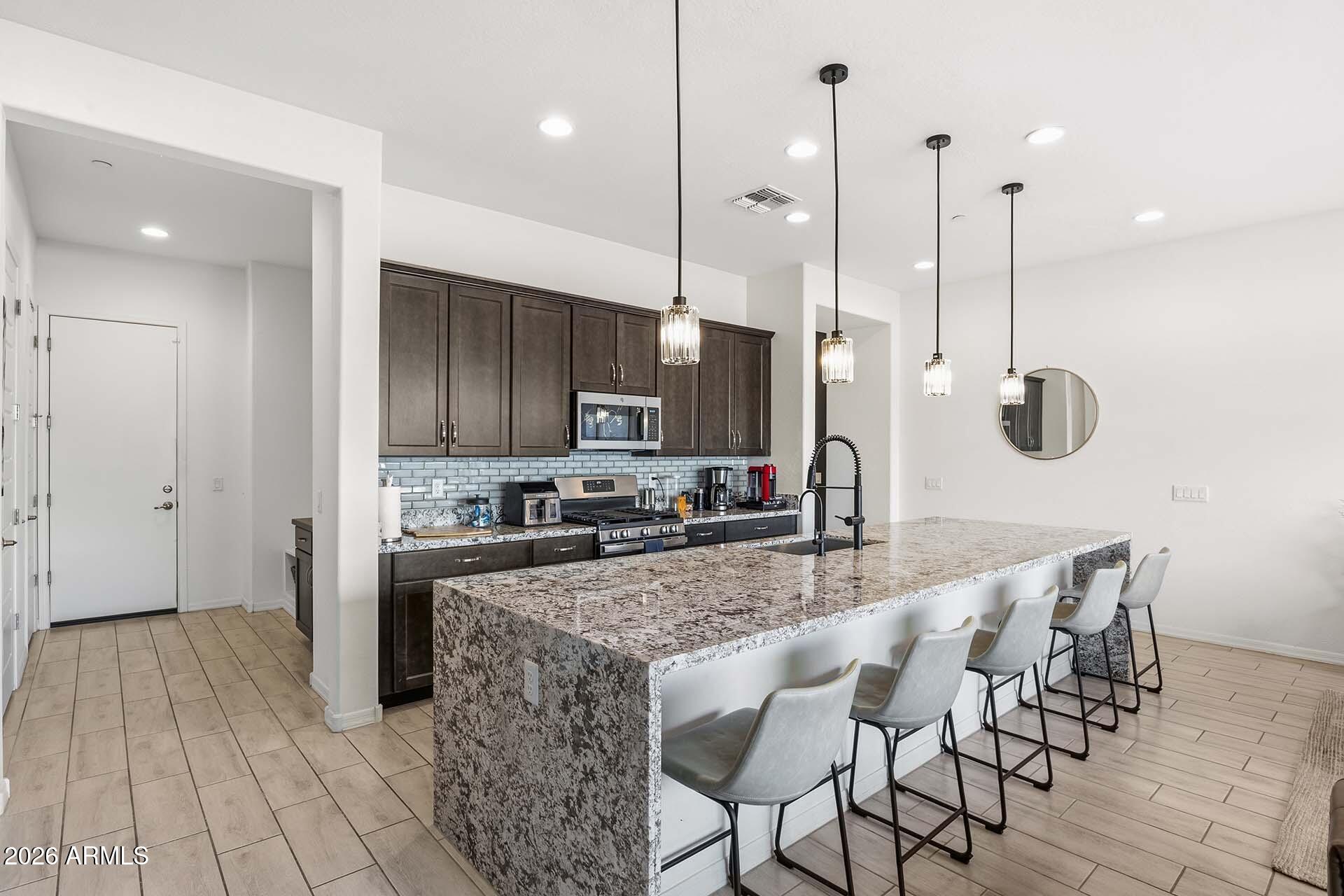 1912 W KINFIELD Trail