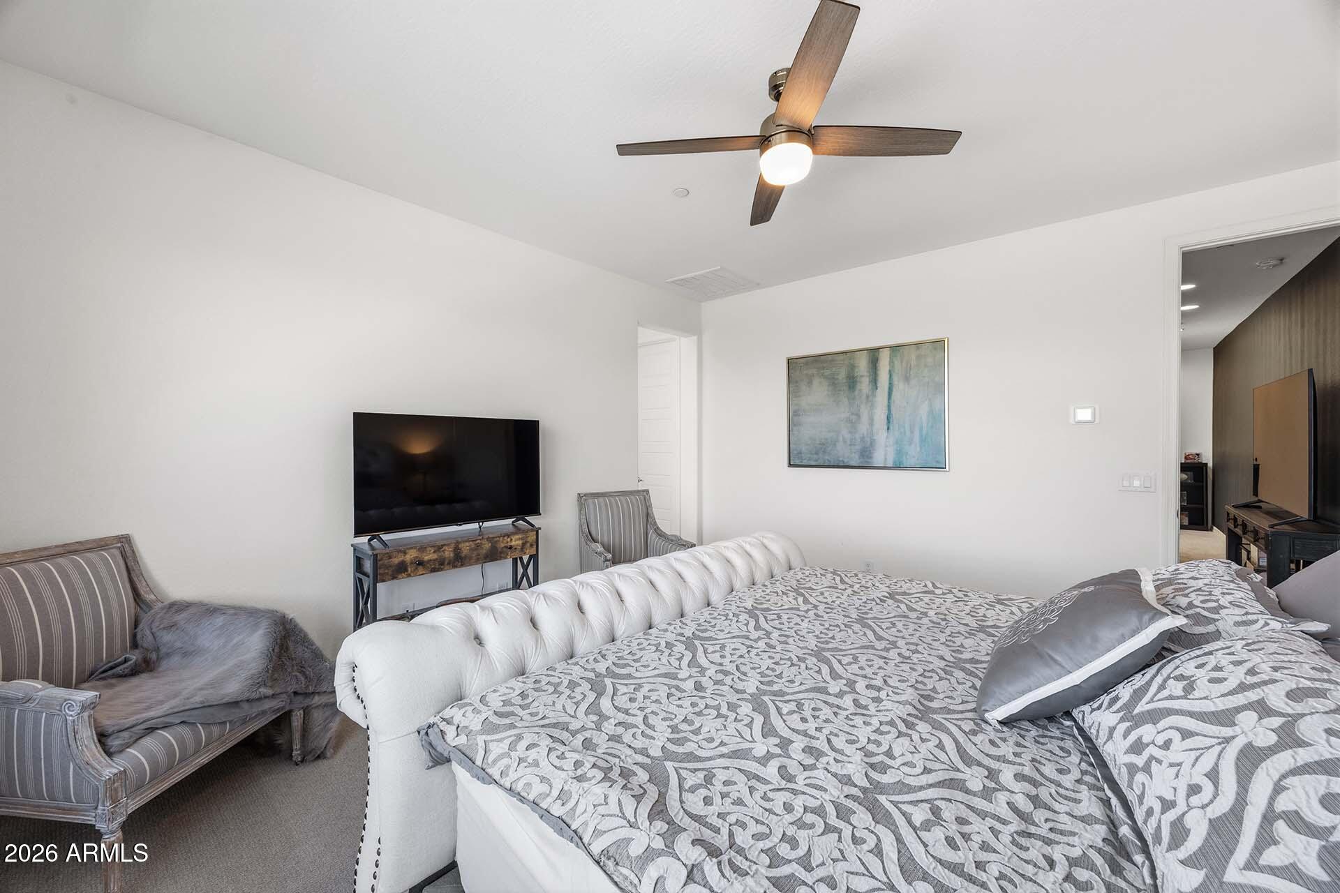 1912 W KINFIELD Trail