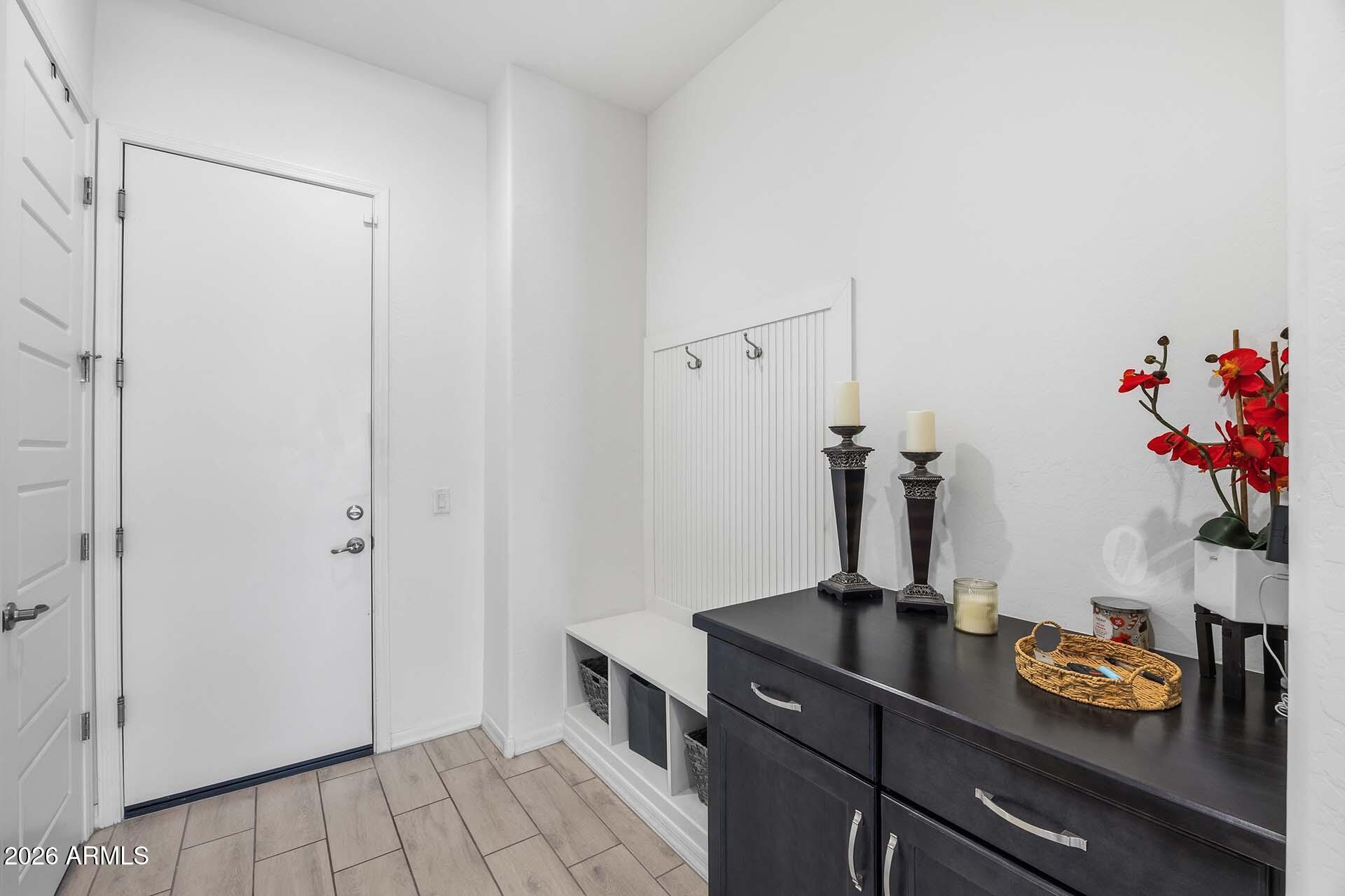 1912 W KINFIELD Trail