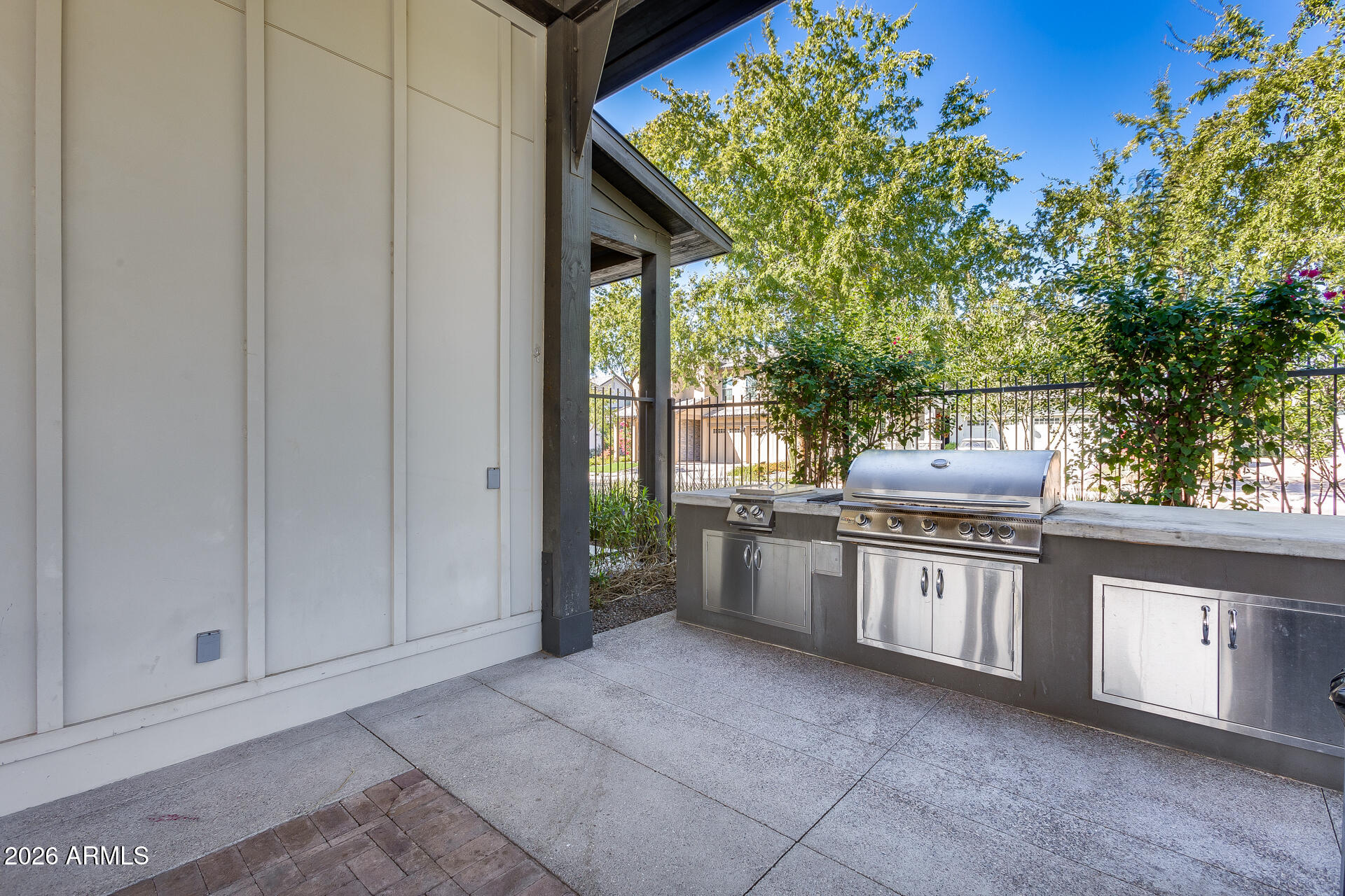 1912 W KINFIELD Trail