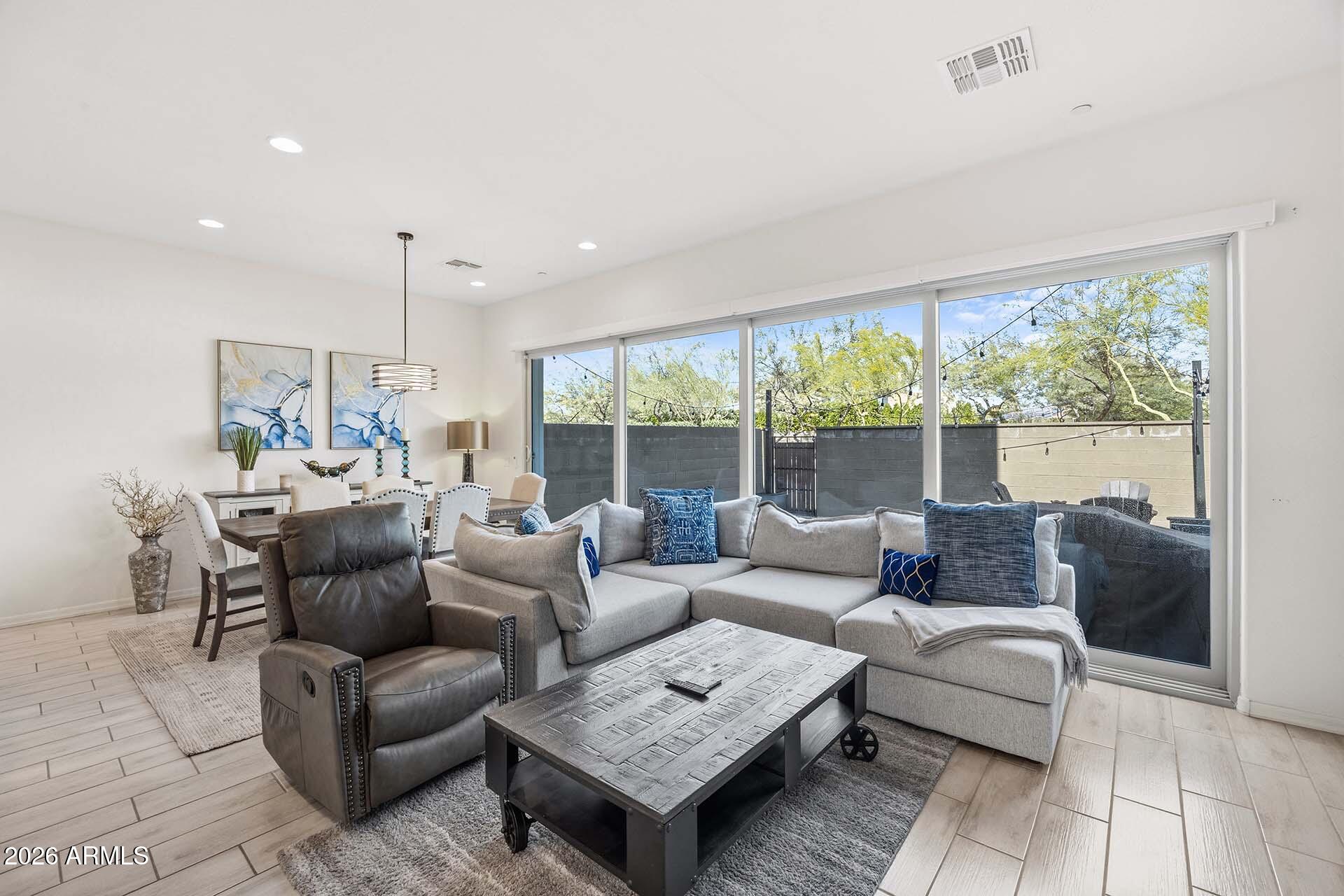 1912 W KINFIELD Trail