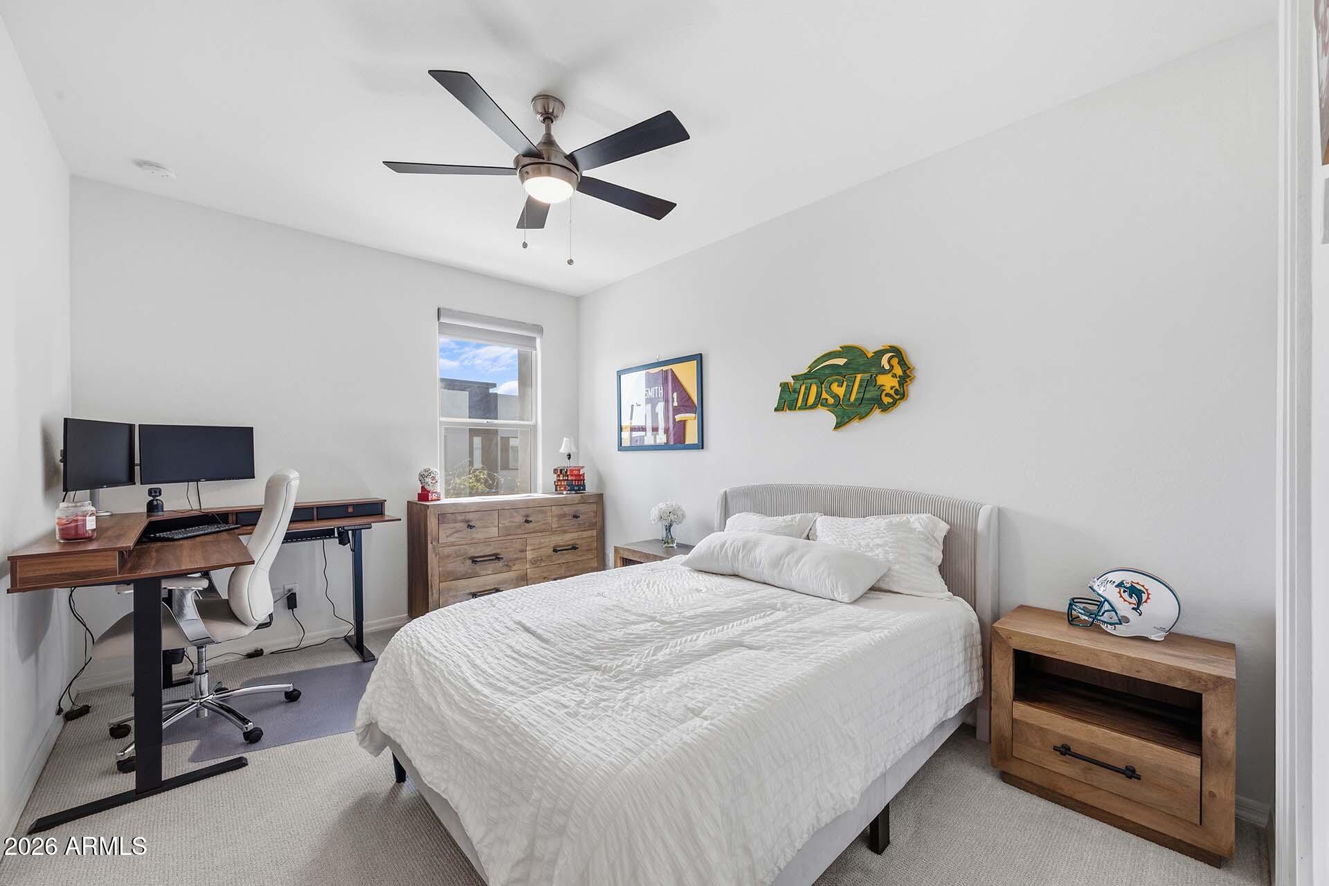 1912 W KINFIELD Trail