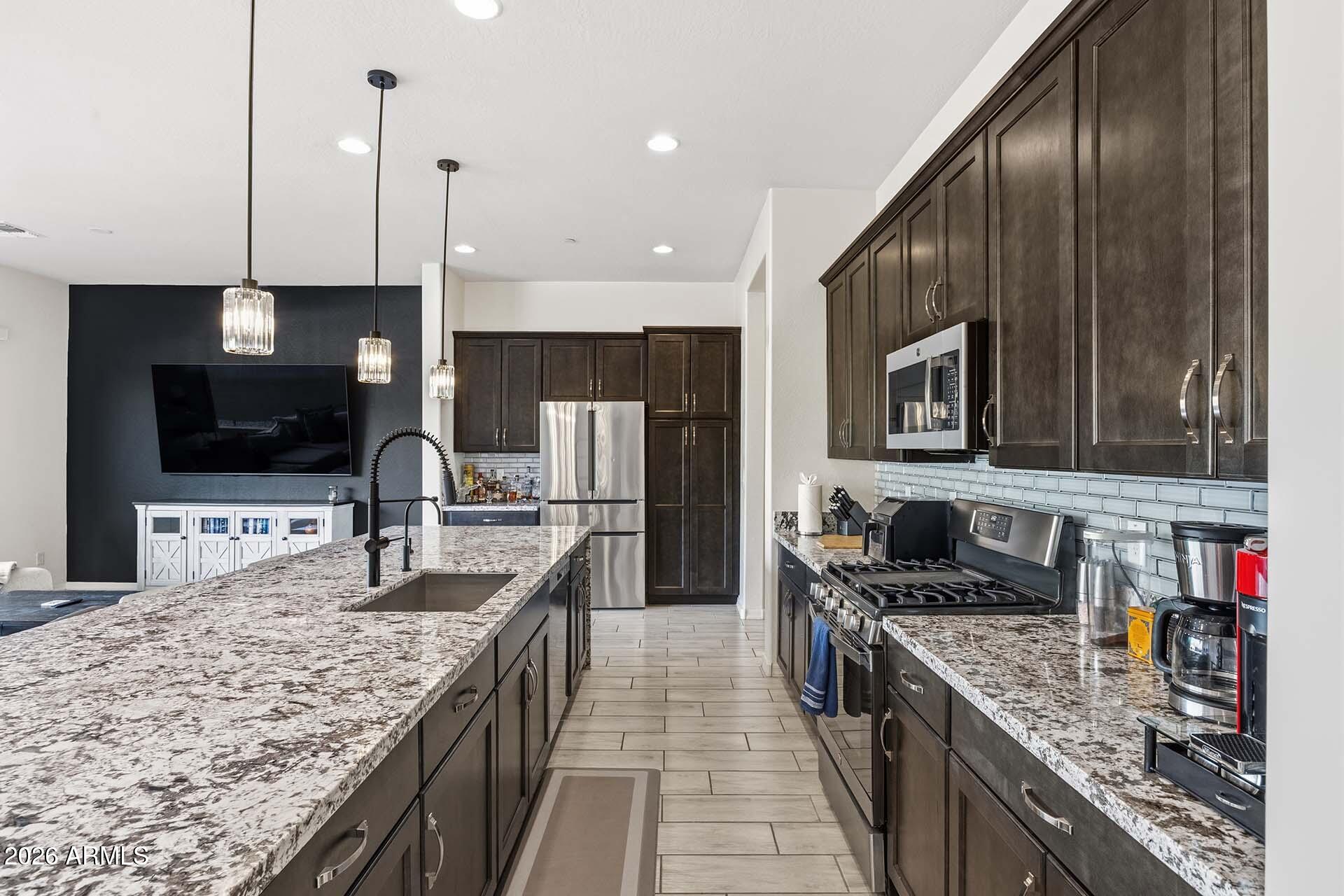 1912 W KINFIELD Trail