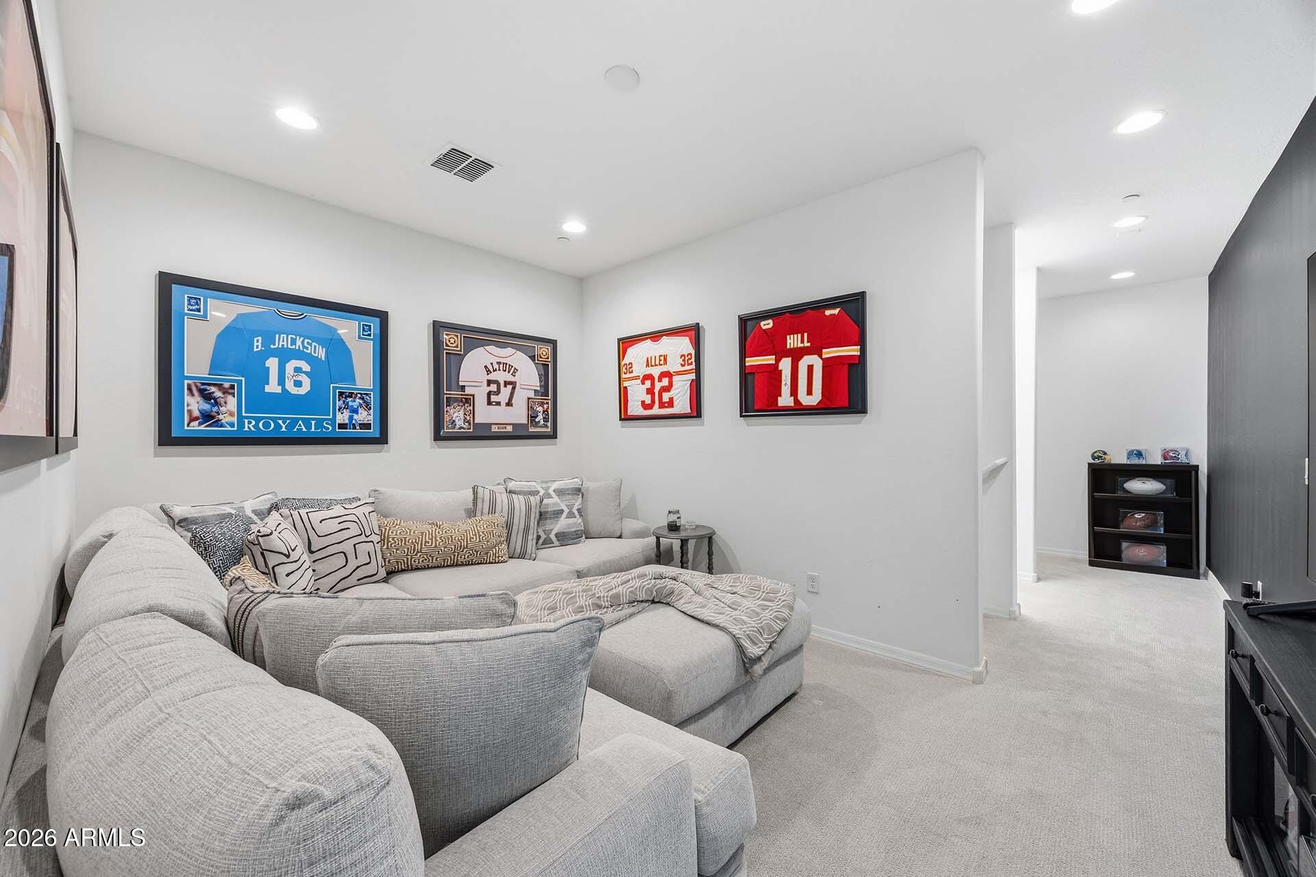 1912 W KINFIELD Trail