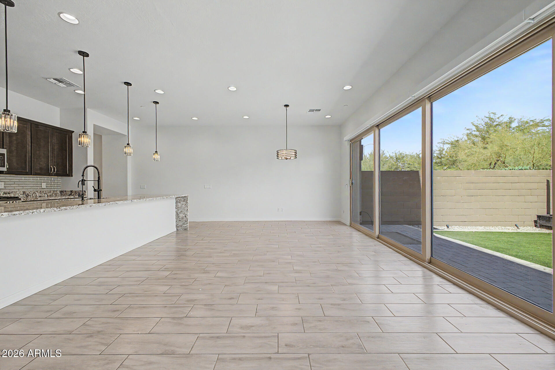 1912 W KINFIELD Trail