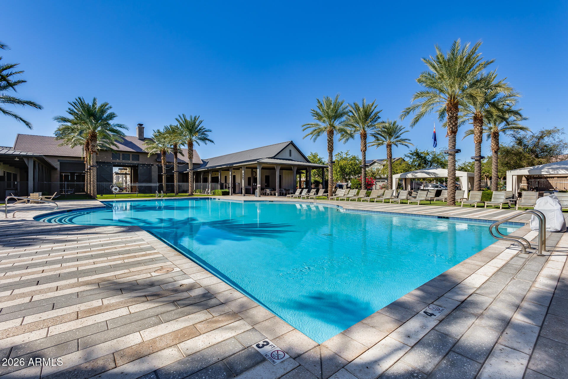 1912 W KINFIELD Trail