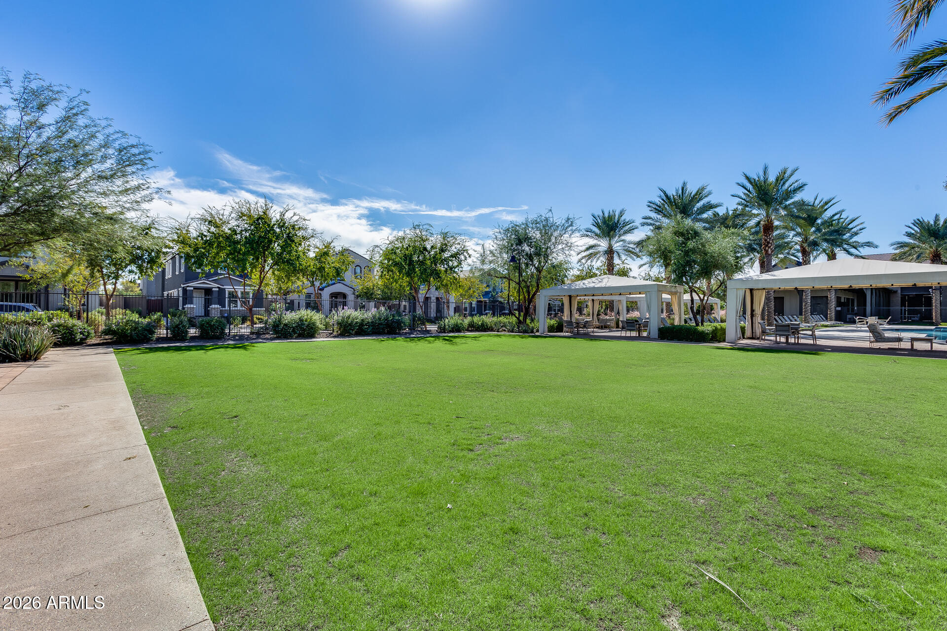1912 W KINFIELD Trail