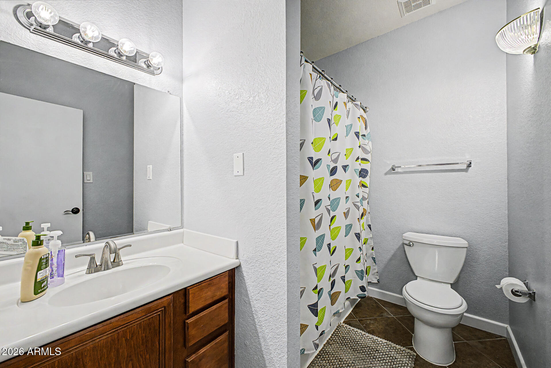 5757 W EUGIE Avenue 2098