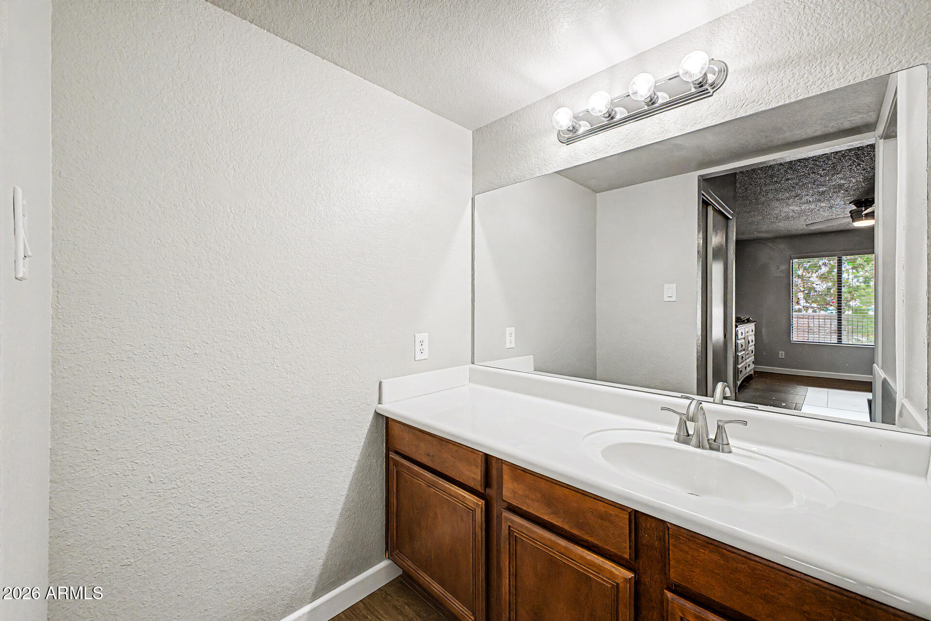 5757 W EUGIE Avenue 2098