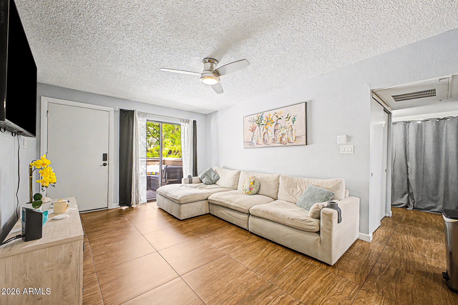 5757 W EUGIE Avenue 2098