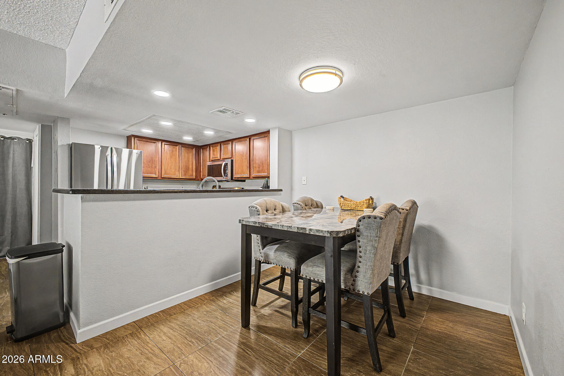 5757 W EUGIE Avenue 2098