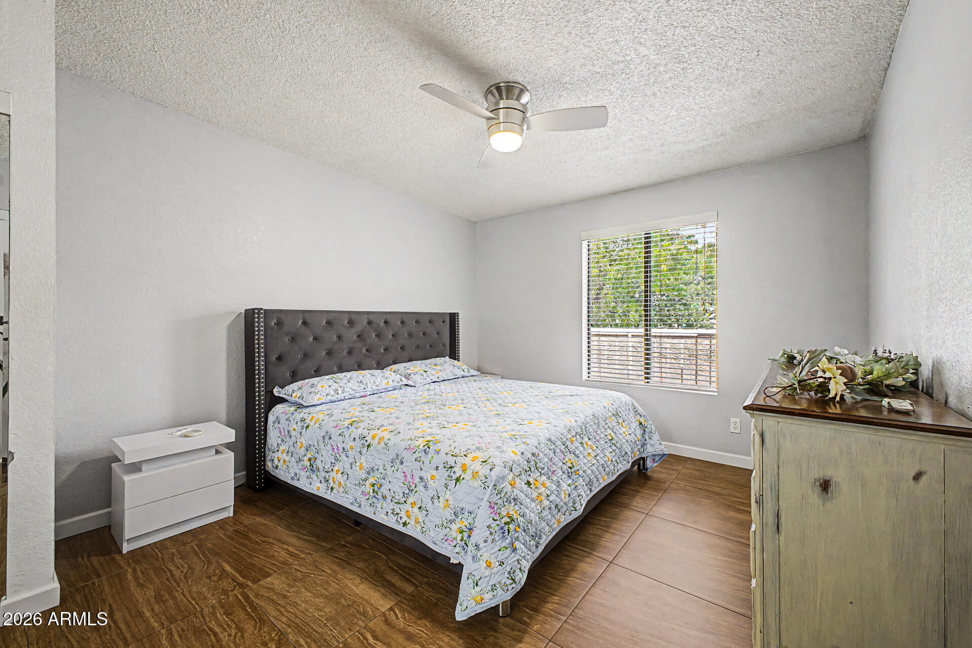 5757 W EUGIE Avenue 2098