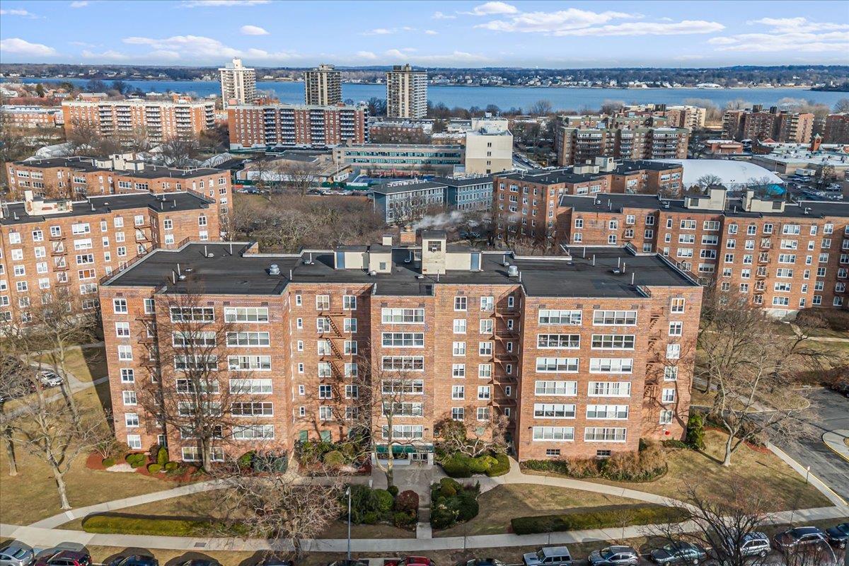 18-65 211th Street Unit: 4C