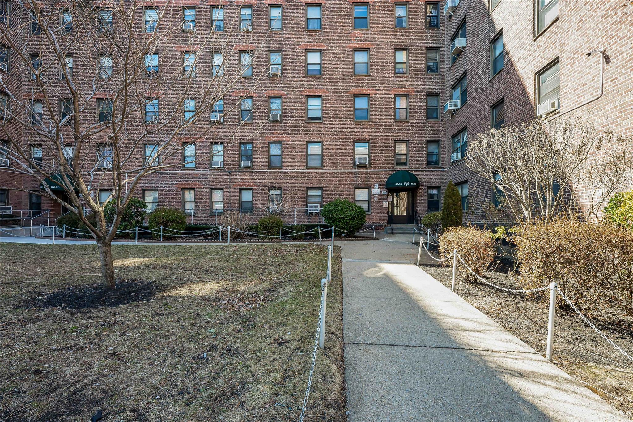 5224 65th Place Unit: 6P