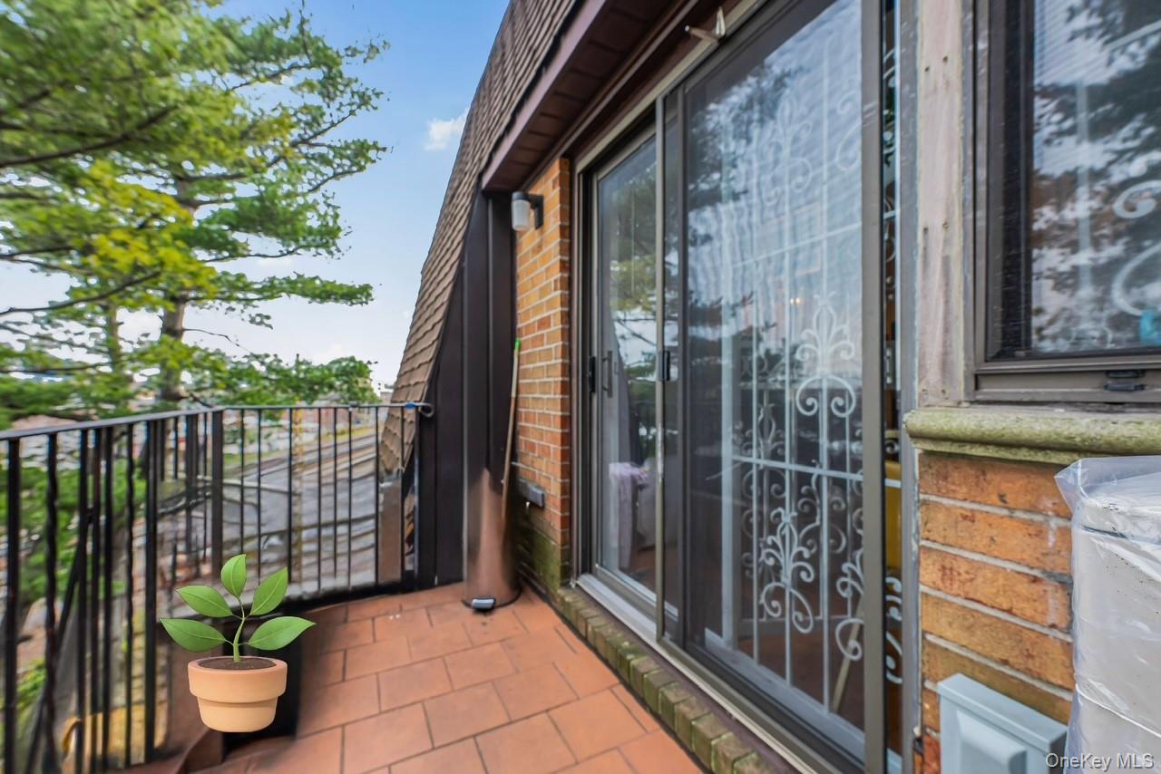 7449 Calamus Avenue Unit: 51