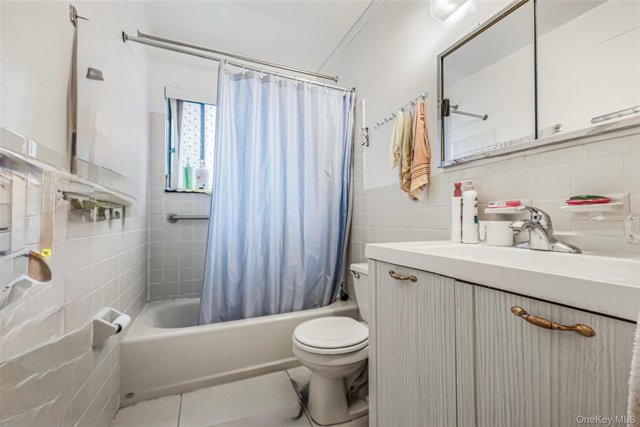 7449 Calamus Avenue Unit: 51