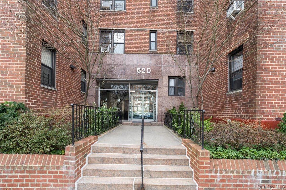 620 W 239th Street Unit: 3A