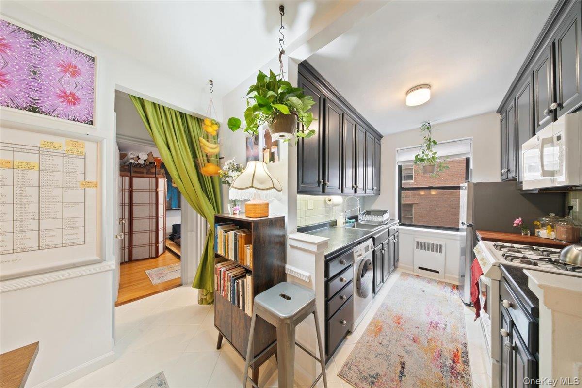 620 W 239th Street Unit: 3A