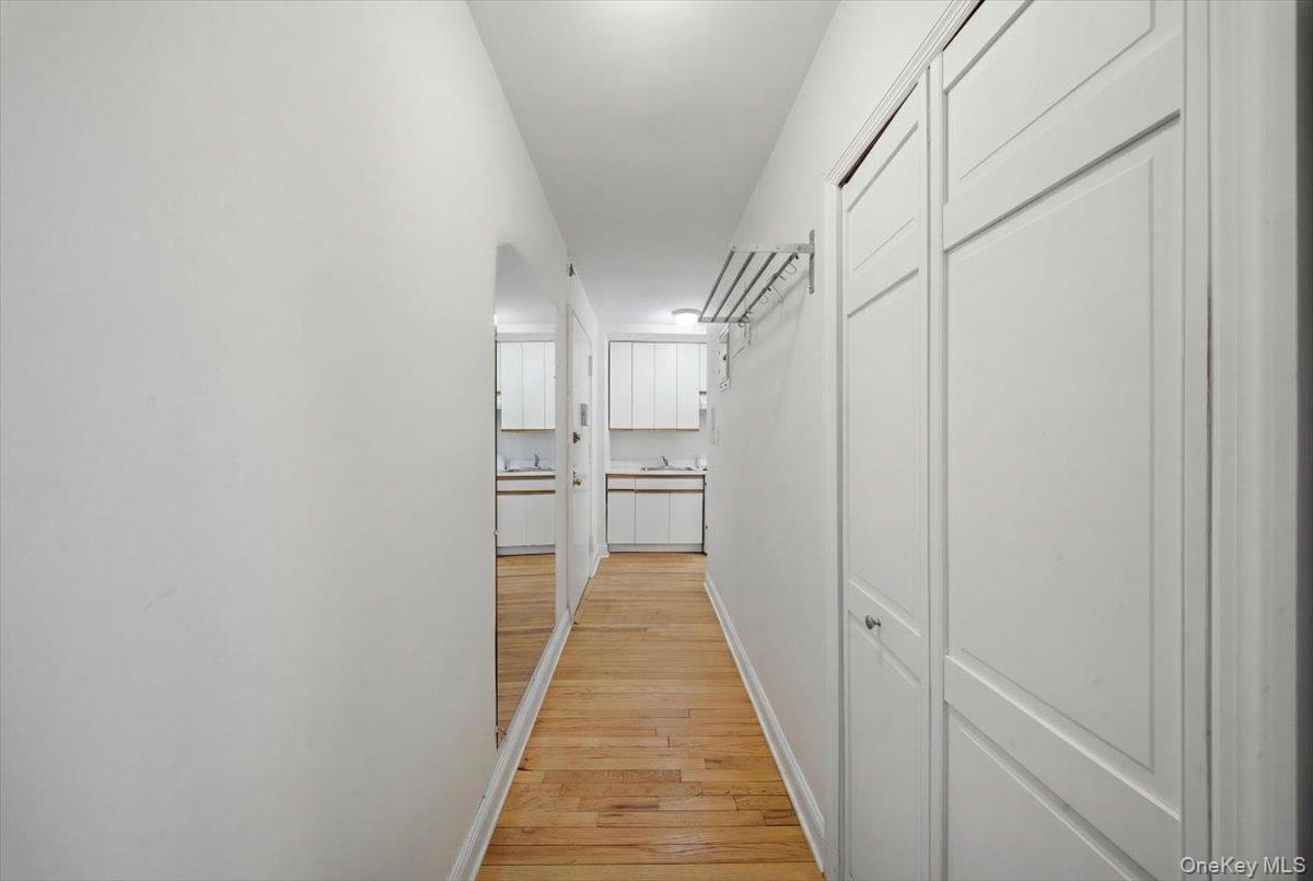 6692 Selfridge Street Unit: 4F