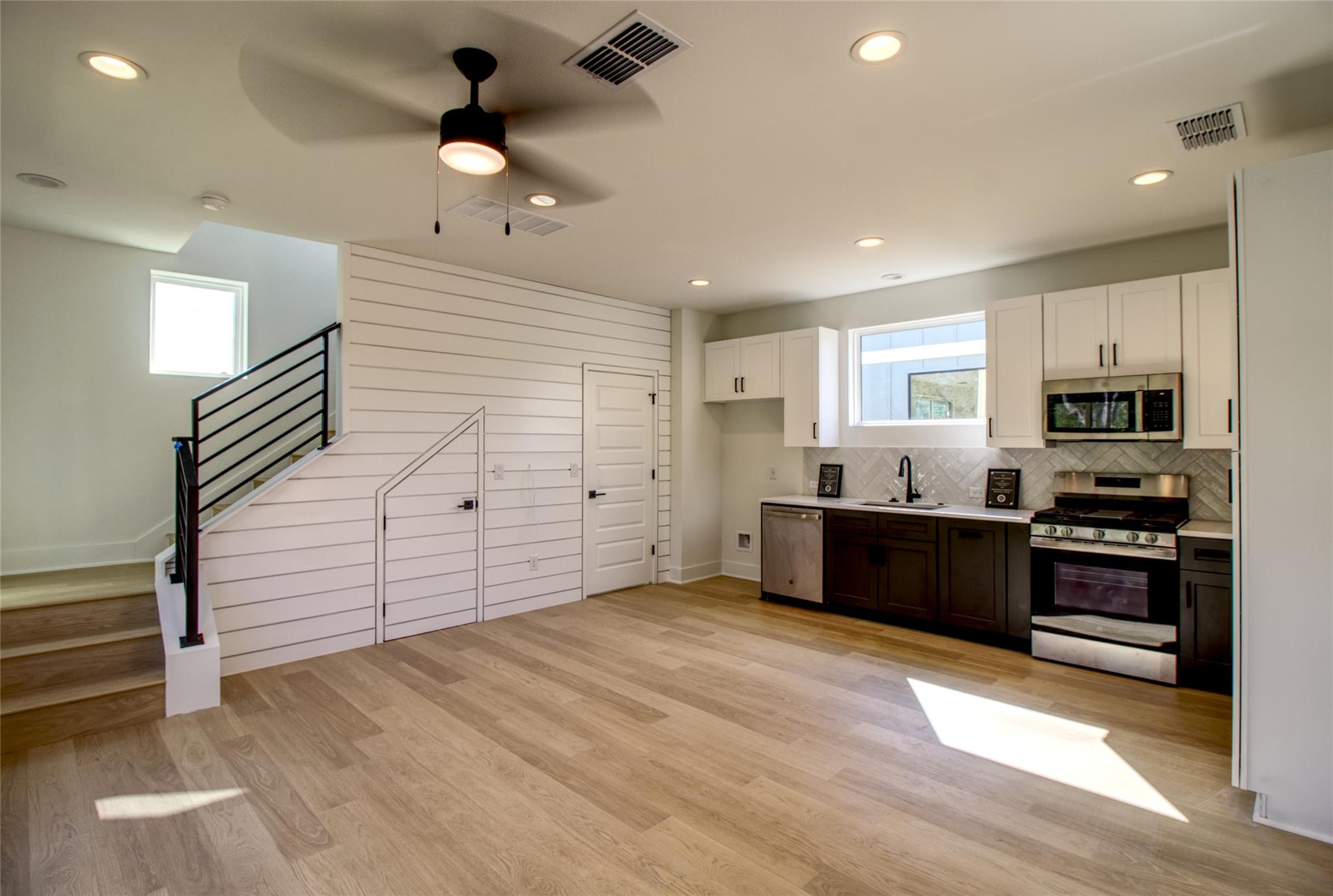 2608 Bristol DR # B Unit: A B