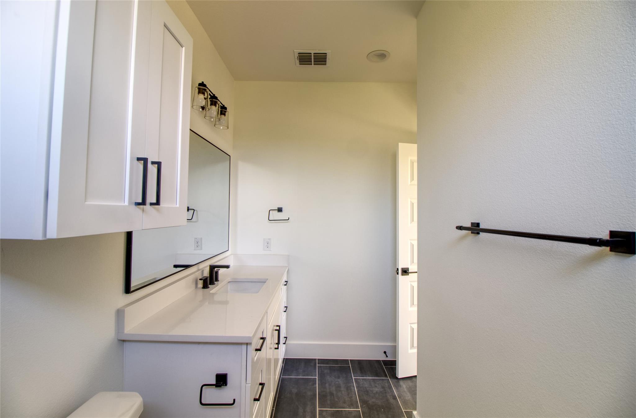 2608 Bristol DR # B Unit: A B