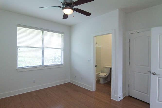 13420 Lyndhurst ST # 402