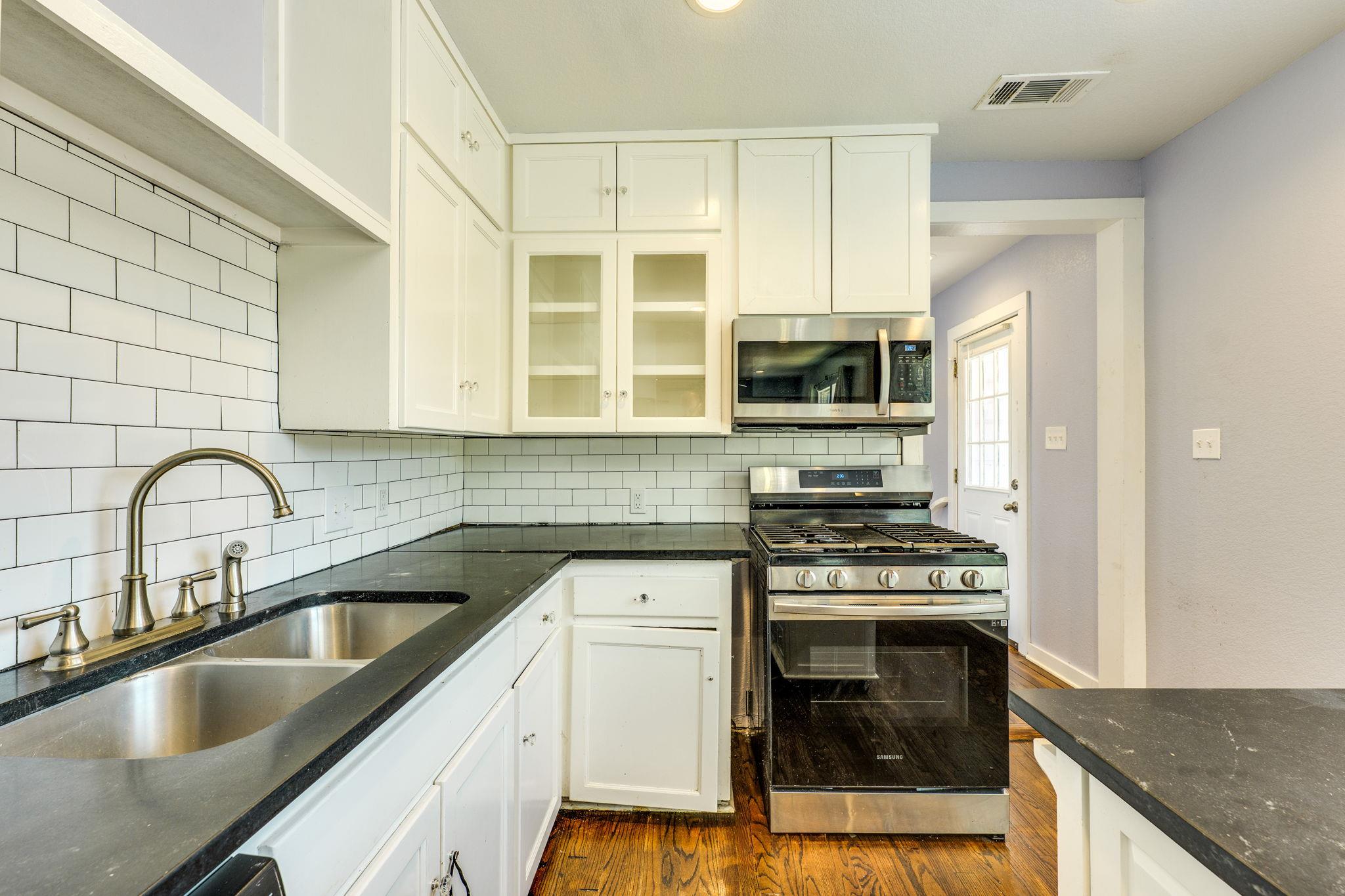 514 Marlin ST, McDade