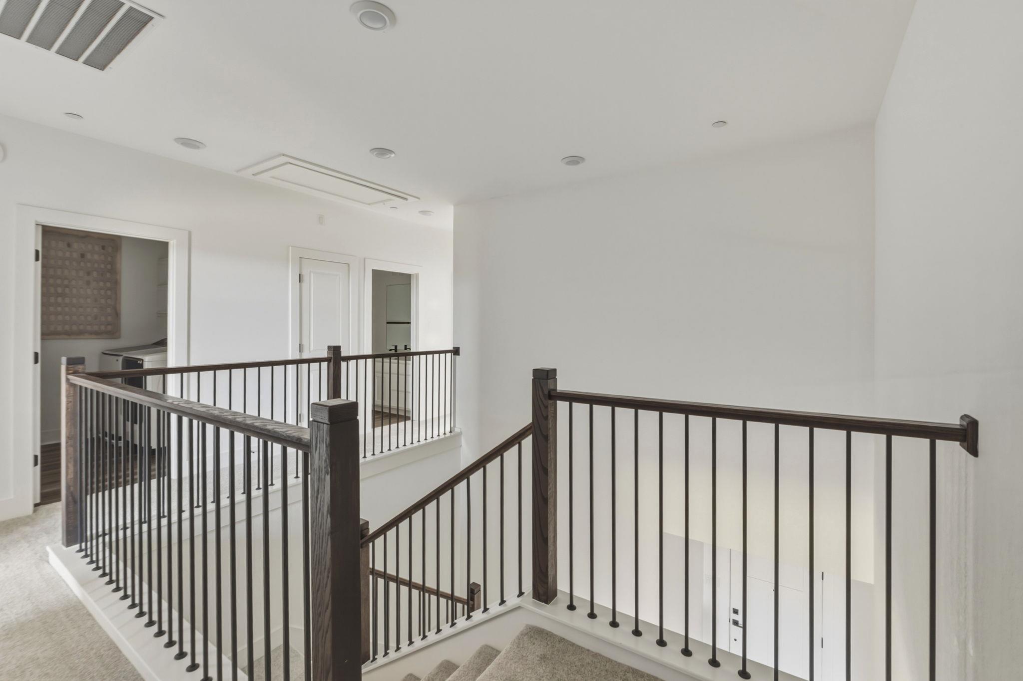 2576 Jack Nora WAY