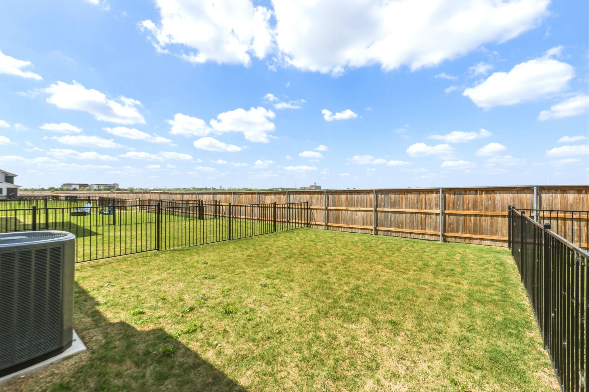 2576 Jack Nora WAY