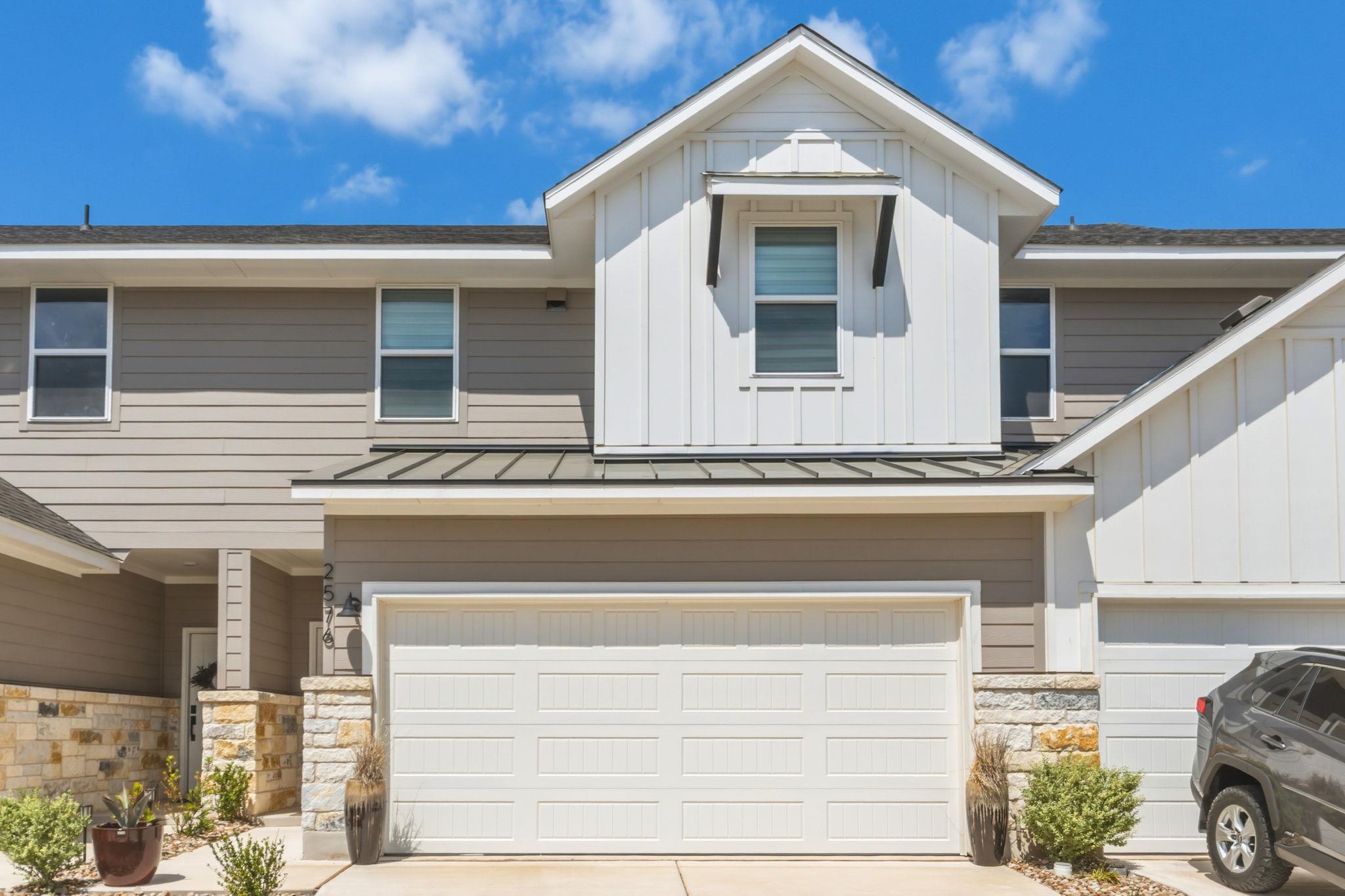 2576 Jack Nora WAY