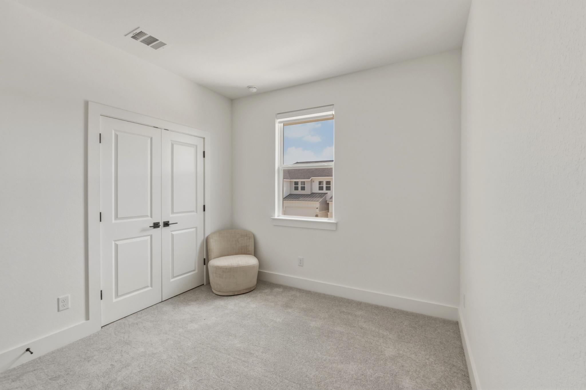 2576 Jack Nora WAY
