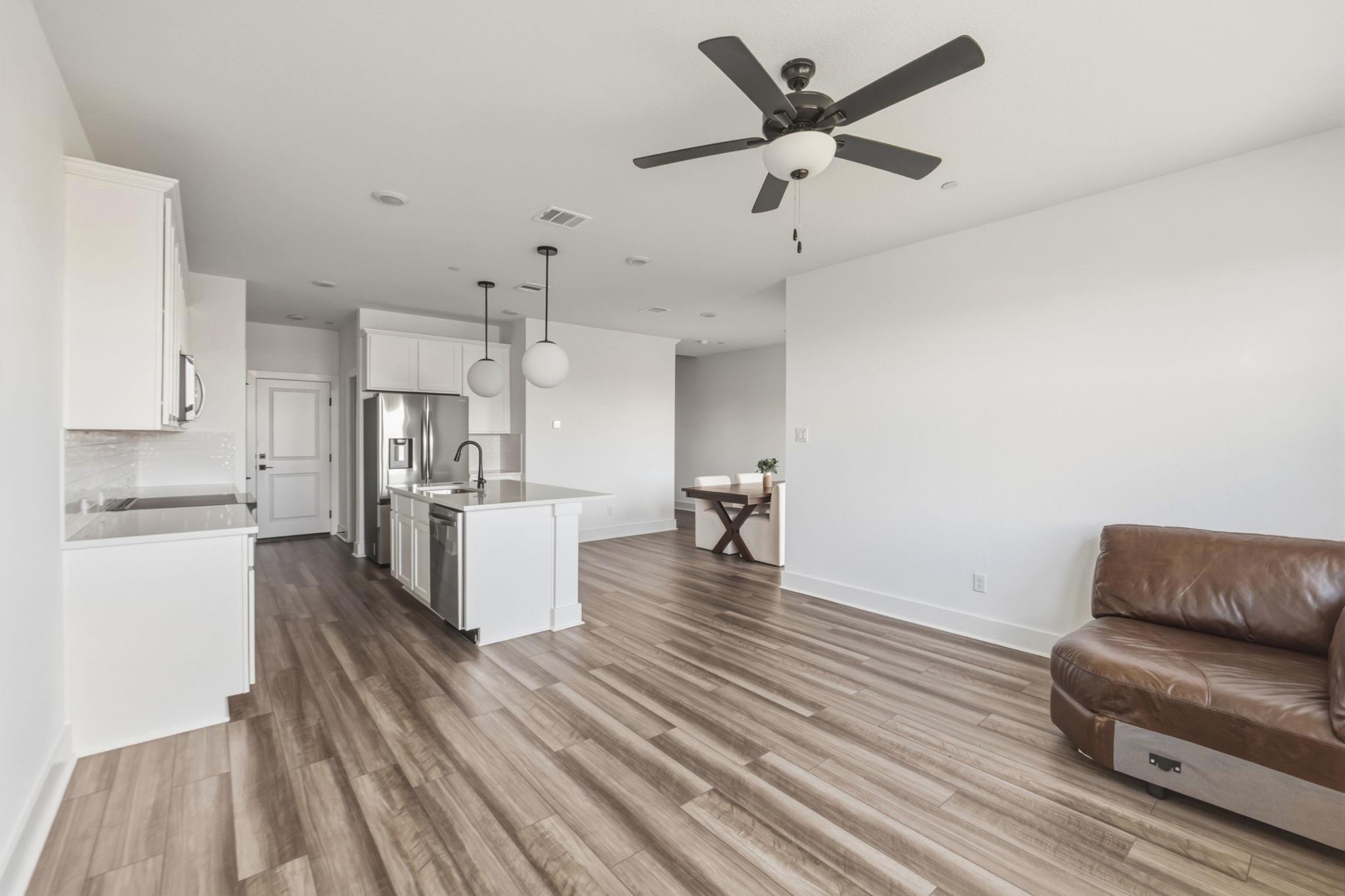 2576 Jack Nora WAY