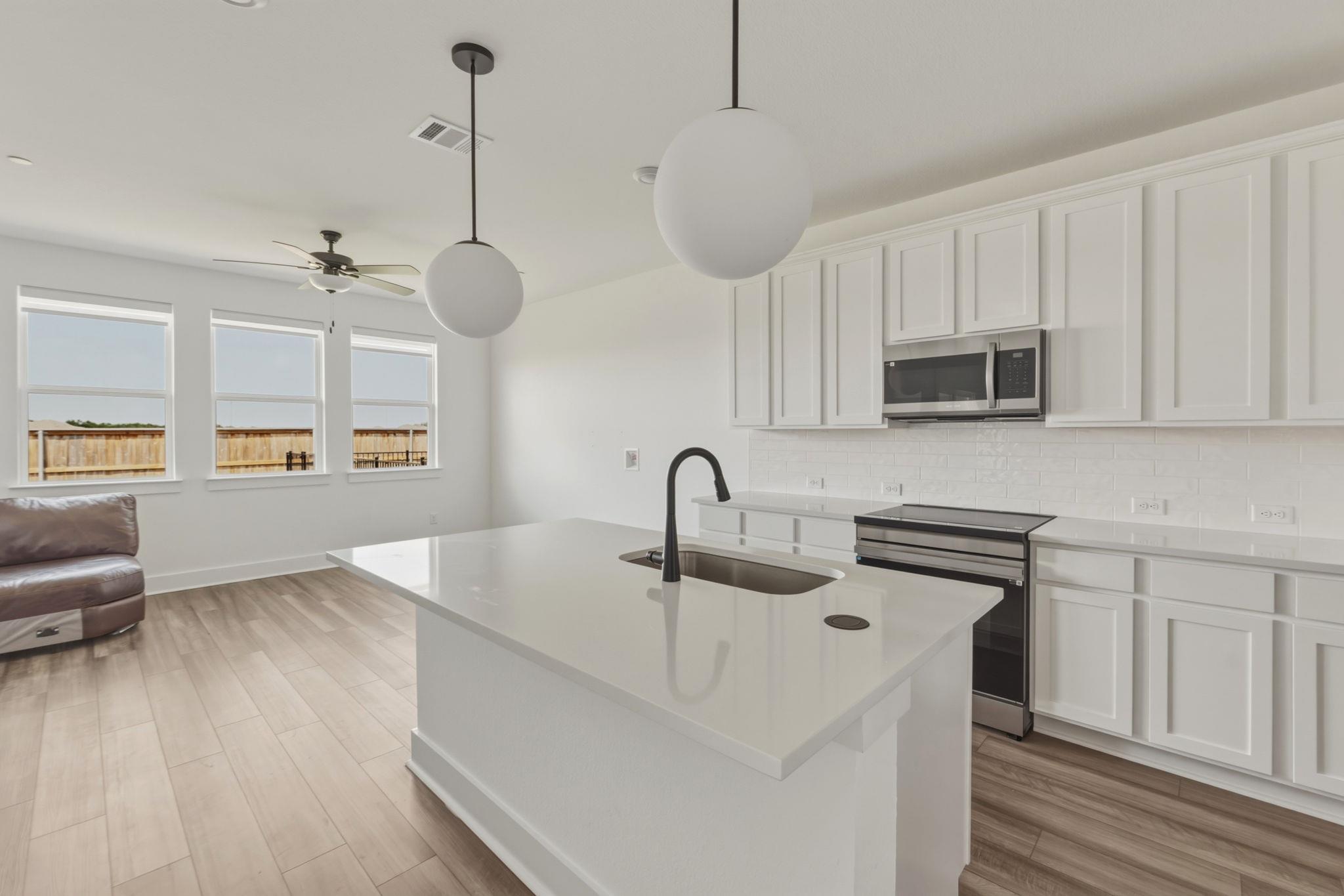 2576 Jack Nora WAY