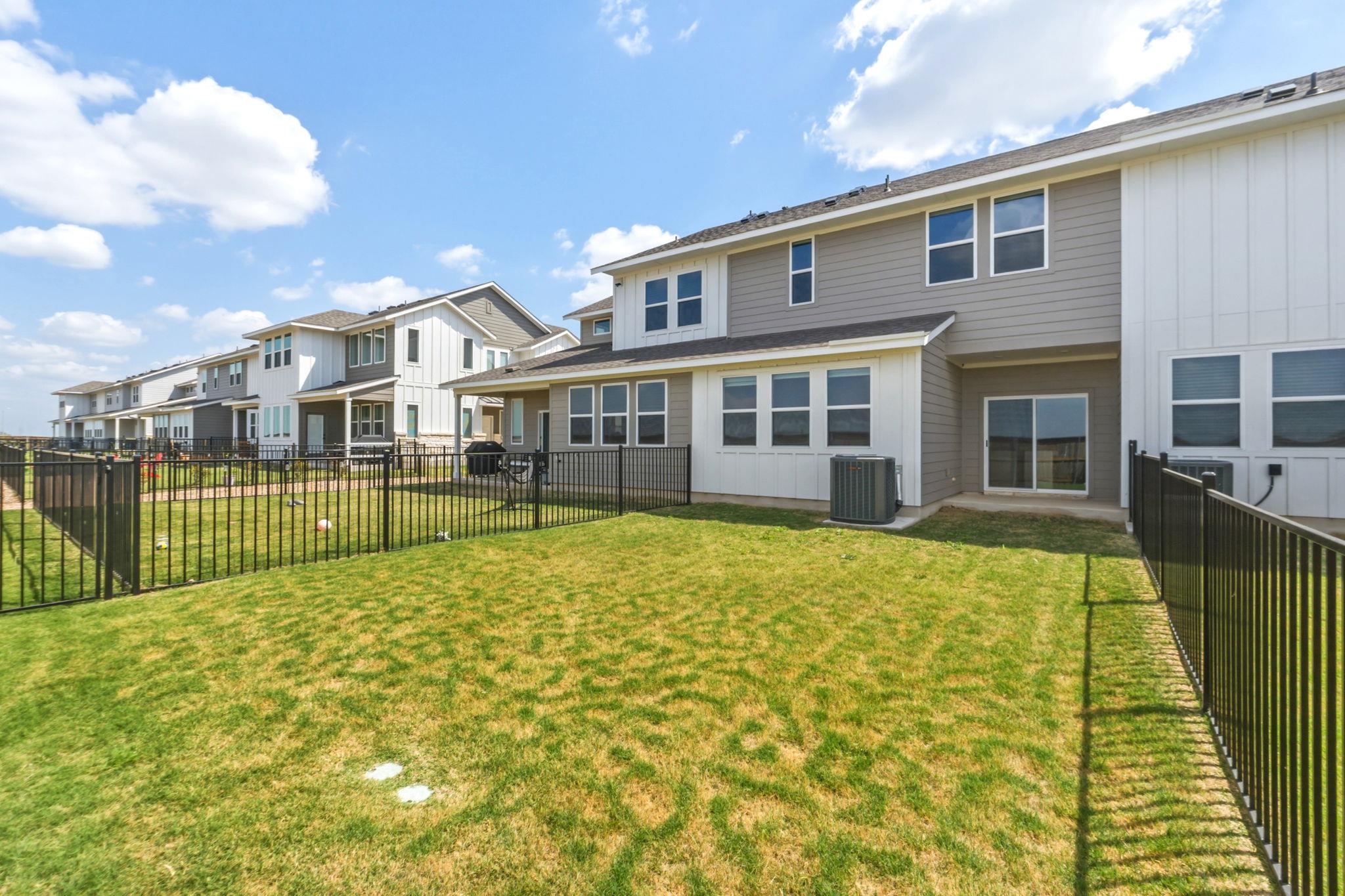 2576 Jack Nora WAY