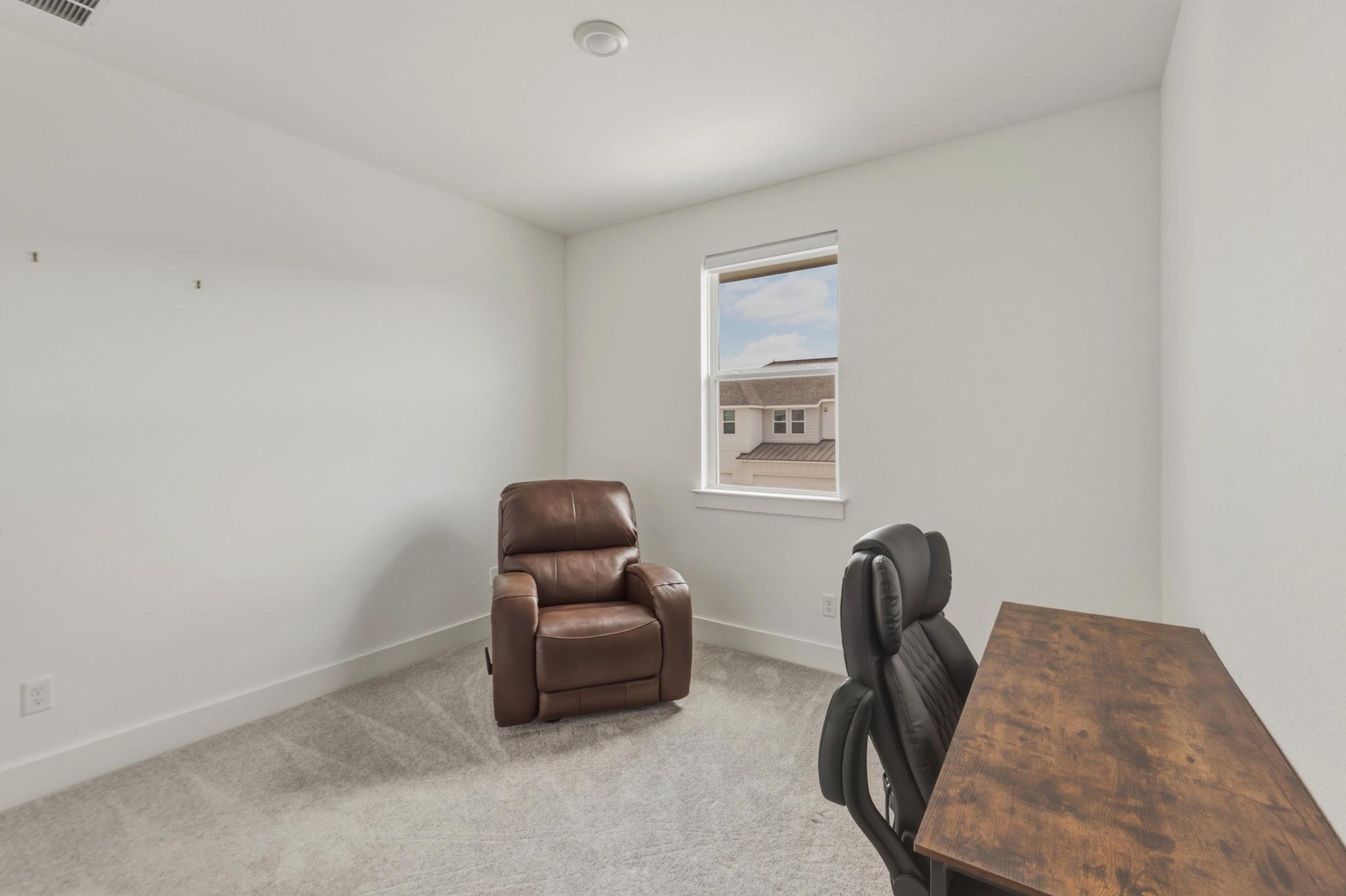 2576 Jack Nora WAY