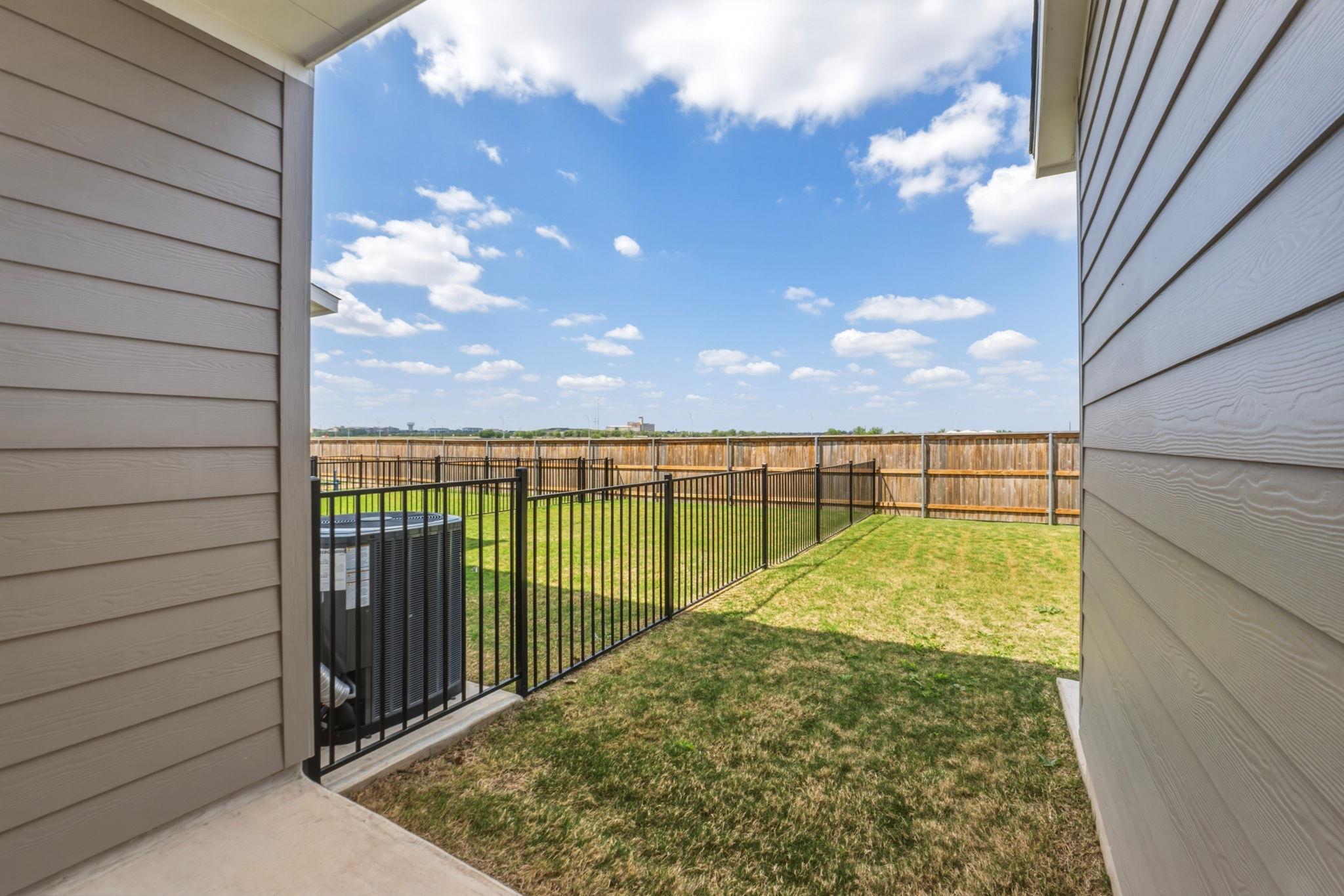 2576 Jack Nora WAY
