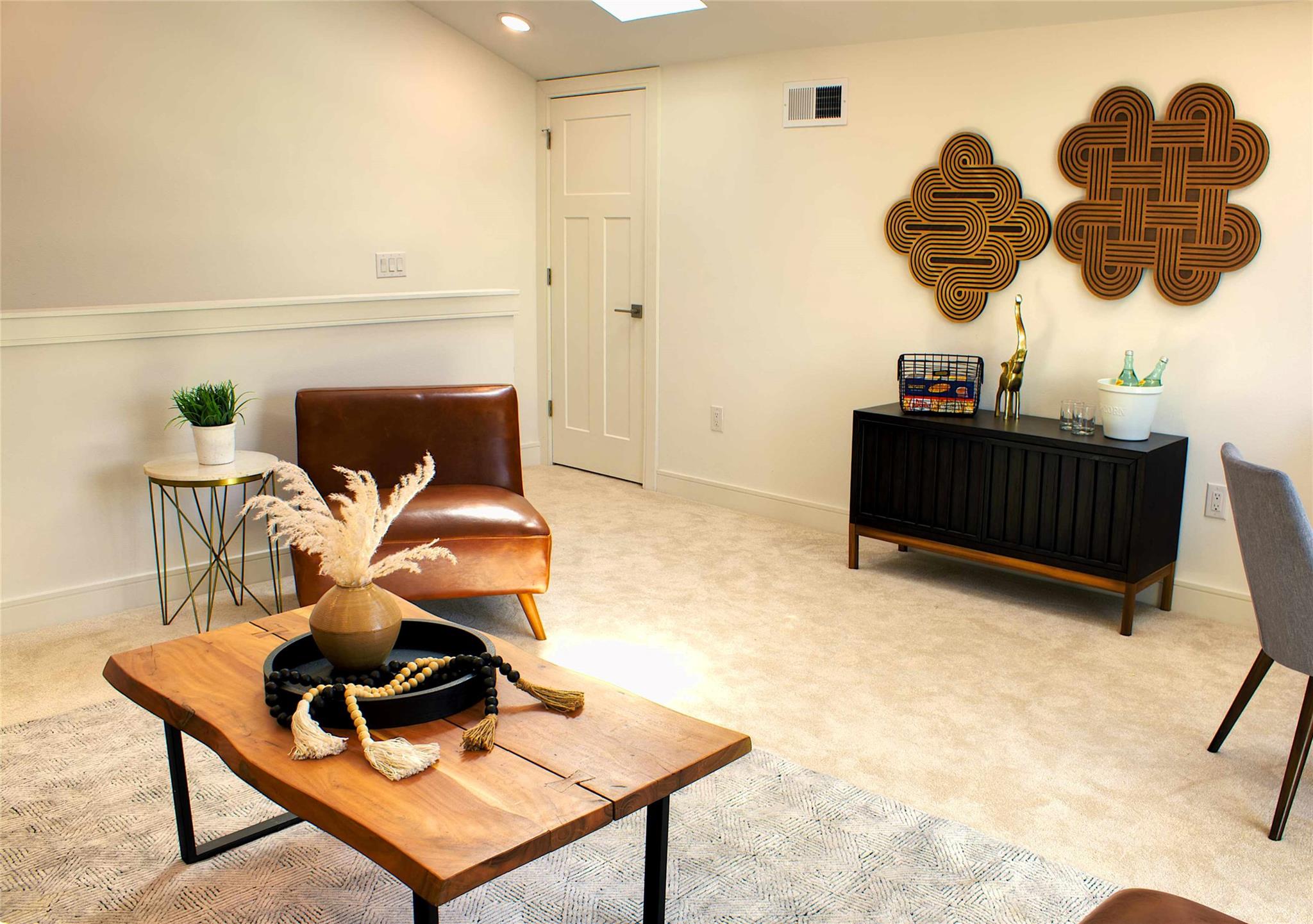 204 Tesla CIR, Austin