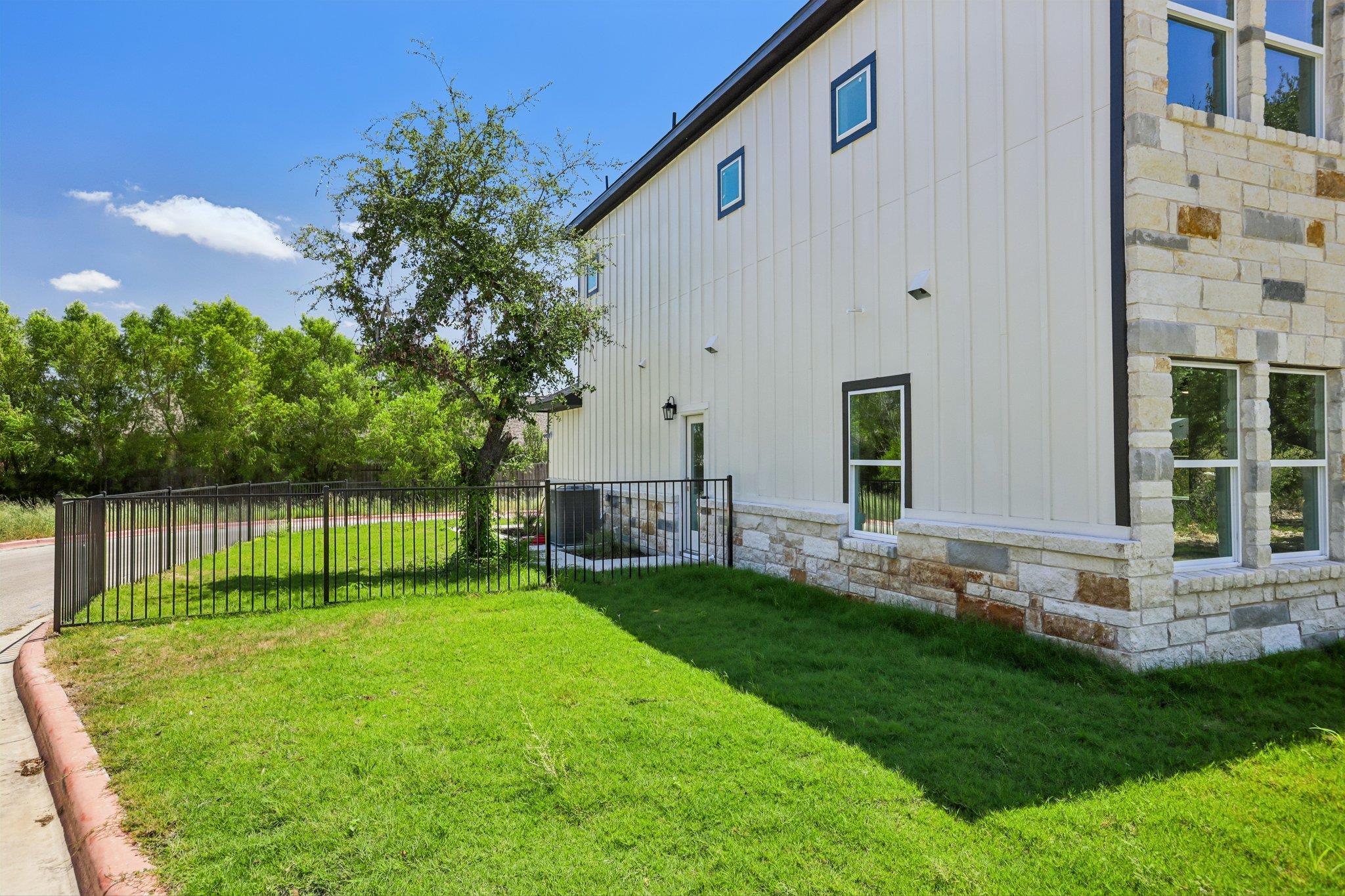 1301 Low Branch LN # 9