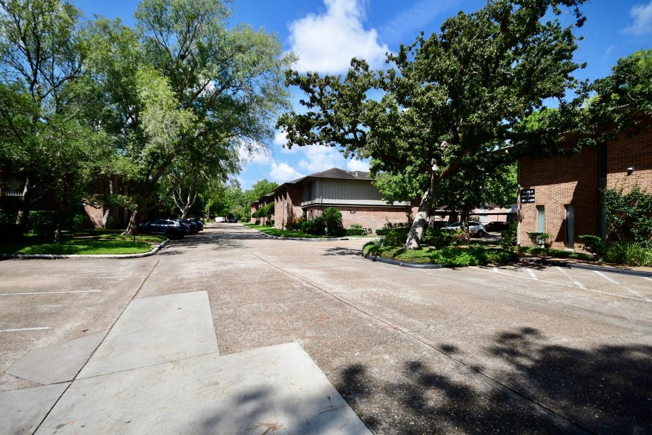 6443 Bayou Glen Road