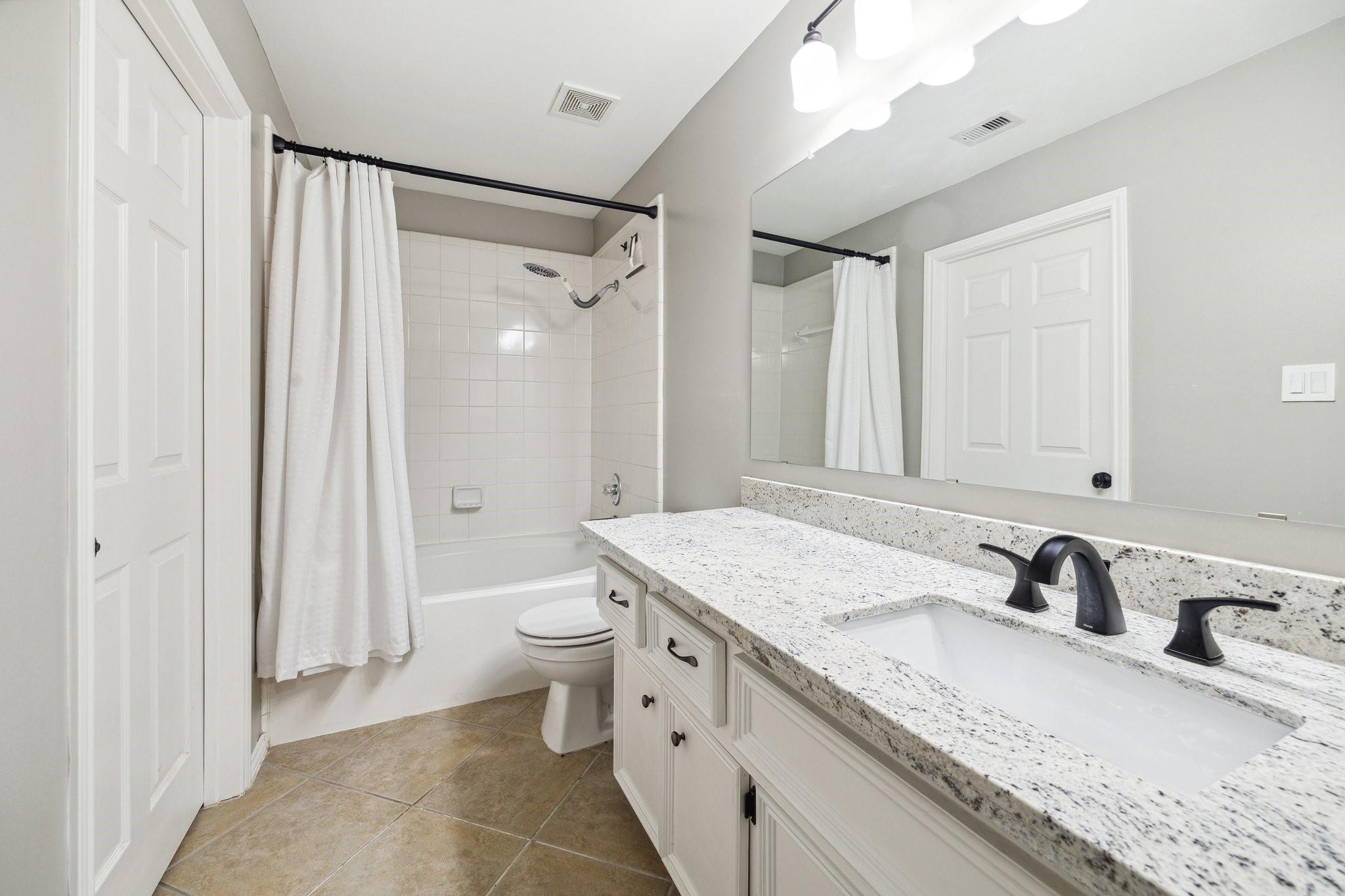 1138 W 25th Street Unit: E