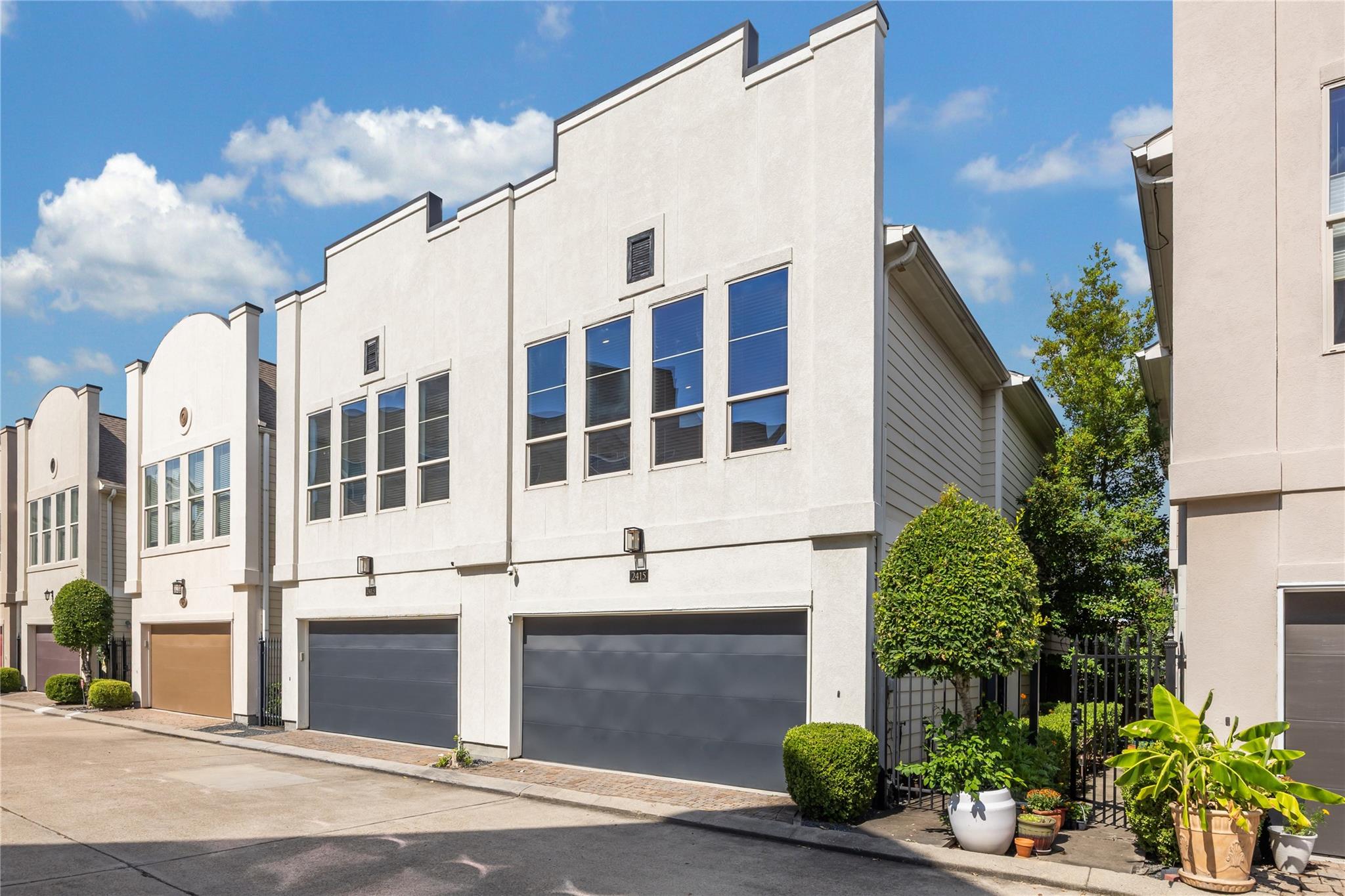 2415 Roufa Road