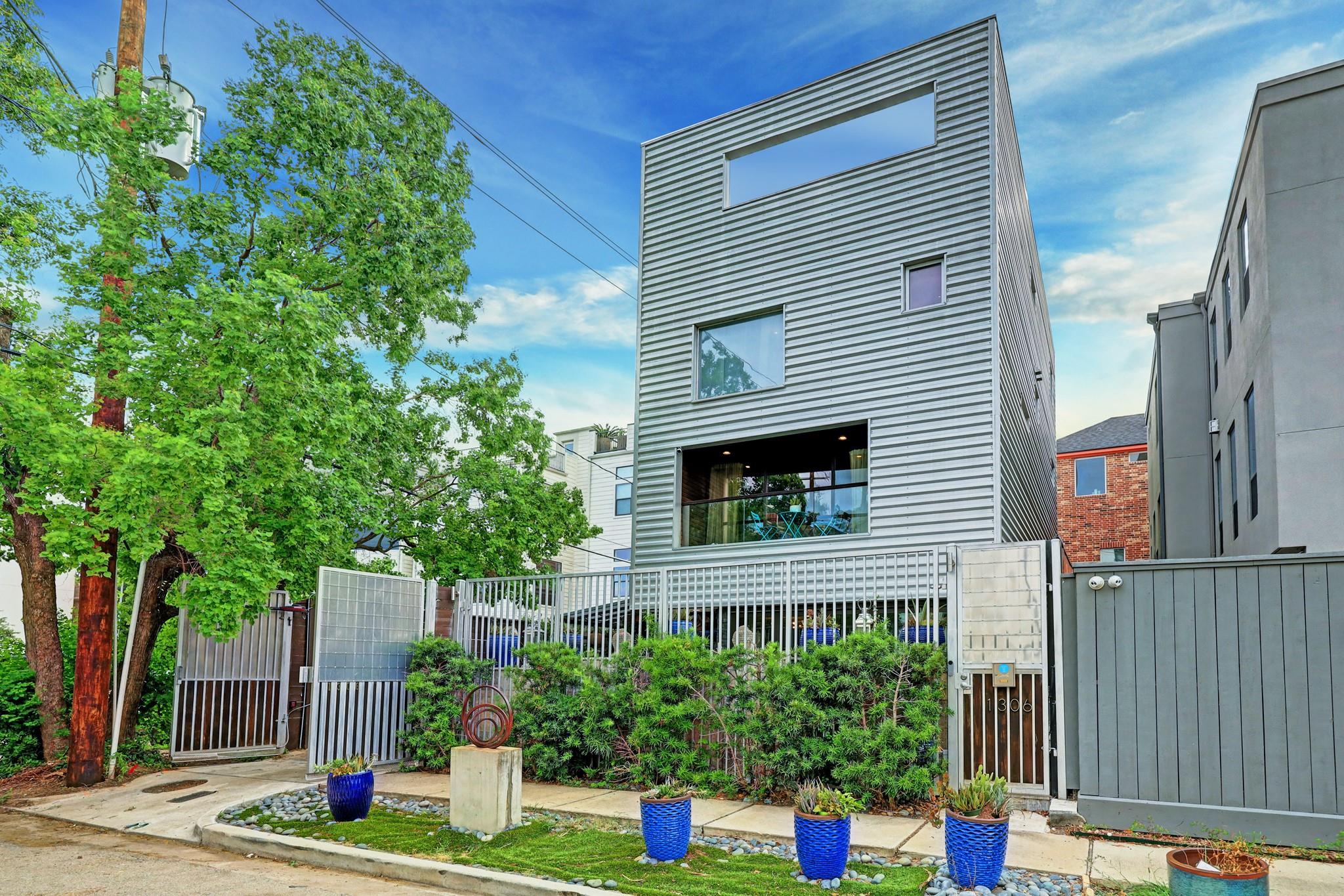 1306 Eberhard Street