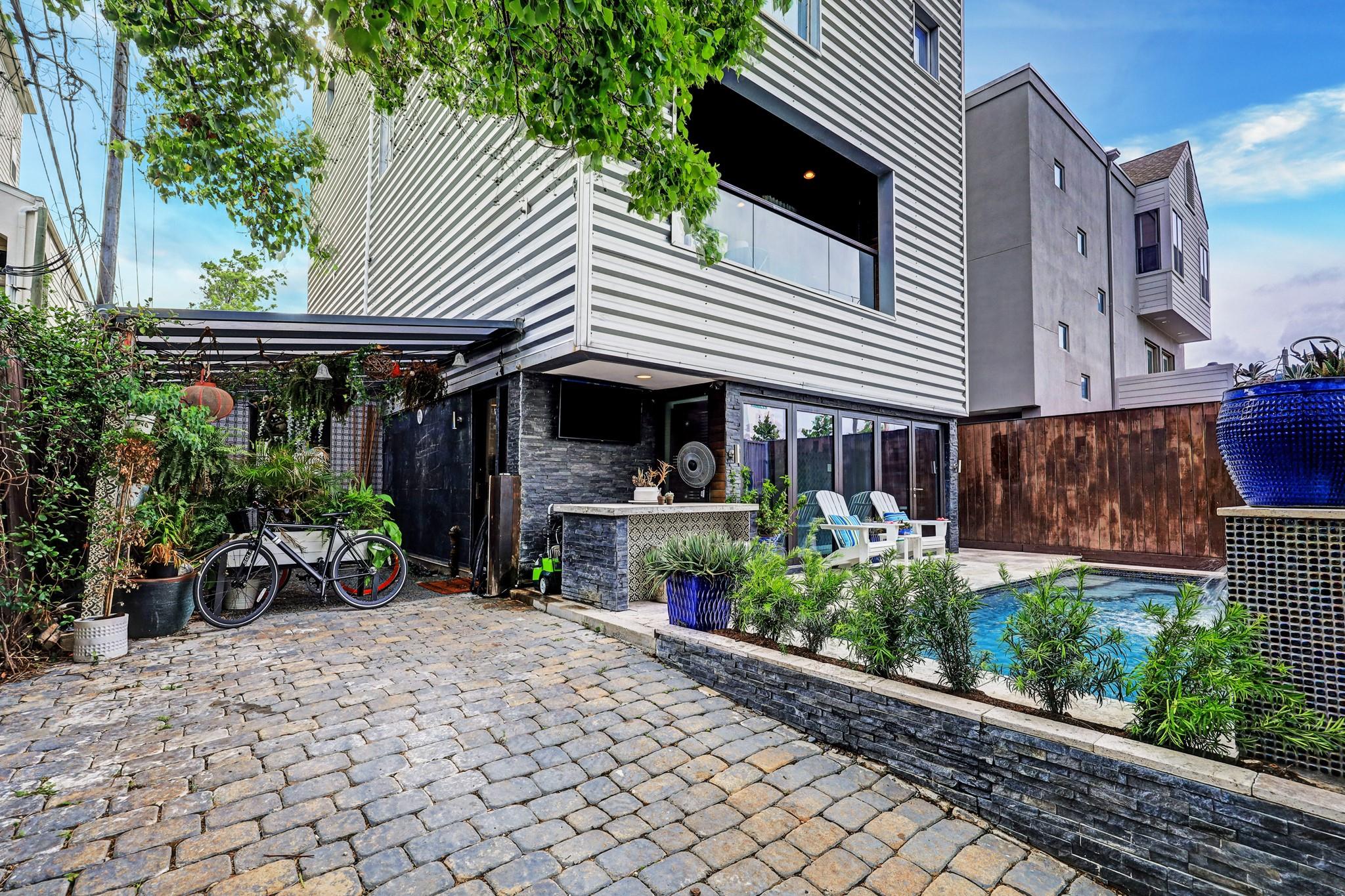 1306 Eberhard Street