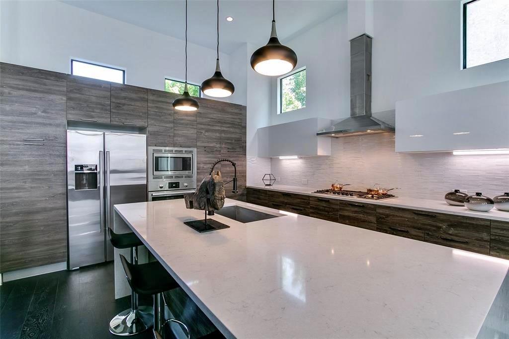 317 E 2nd Street