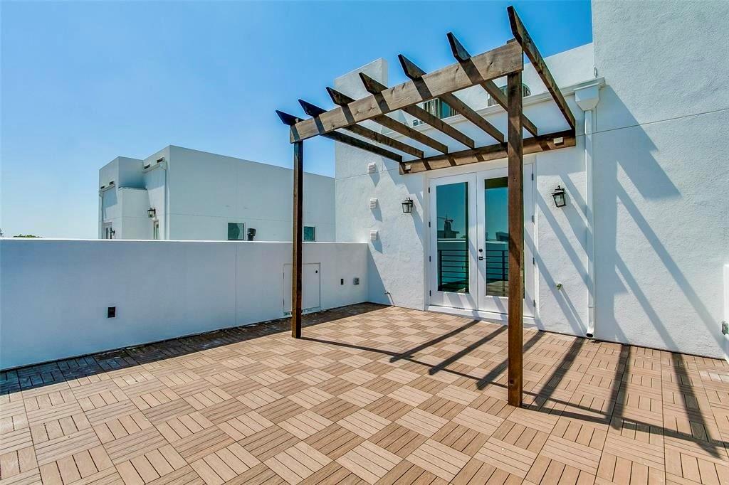 317 E 2nd Street